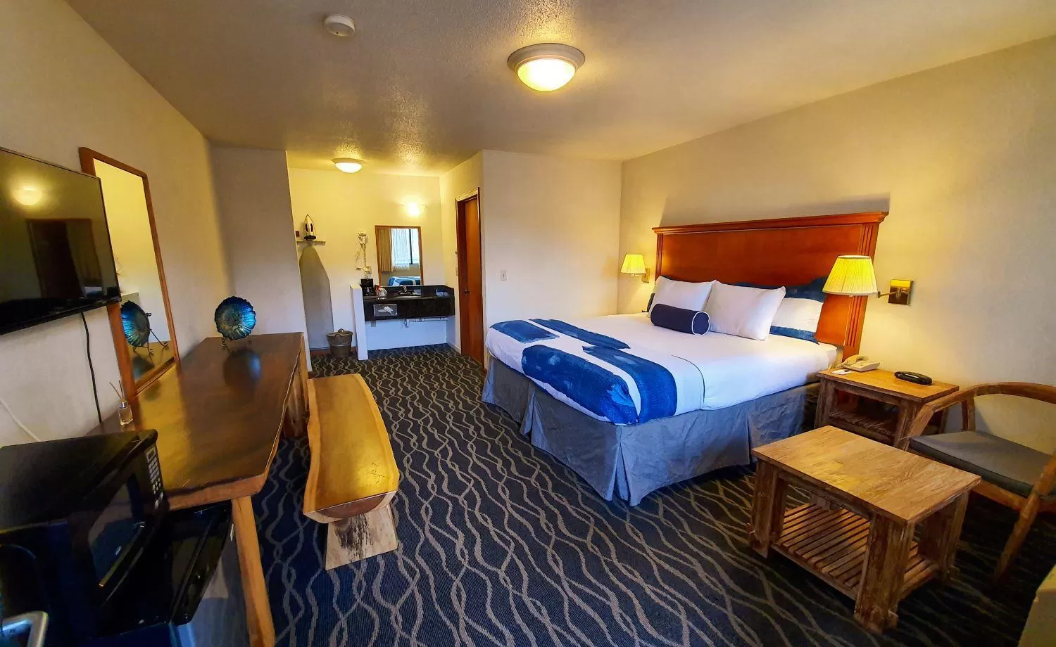 Photo of the whole room, Bed in PIER BLUE INN Old Saybrook - Essex