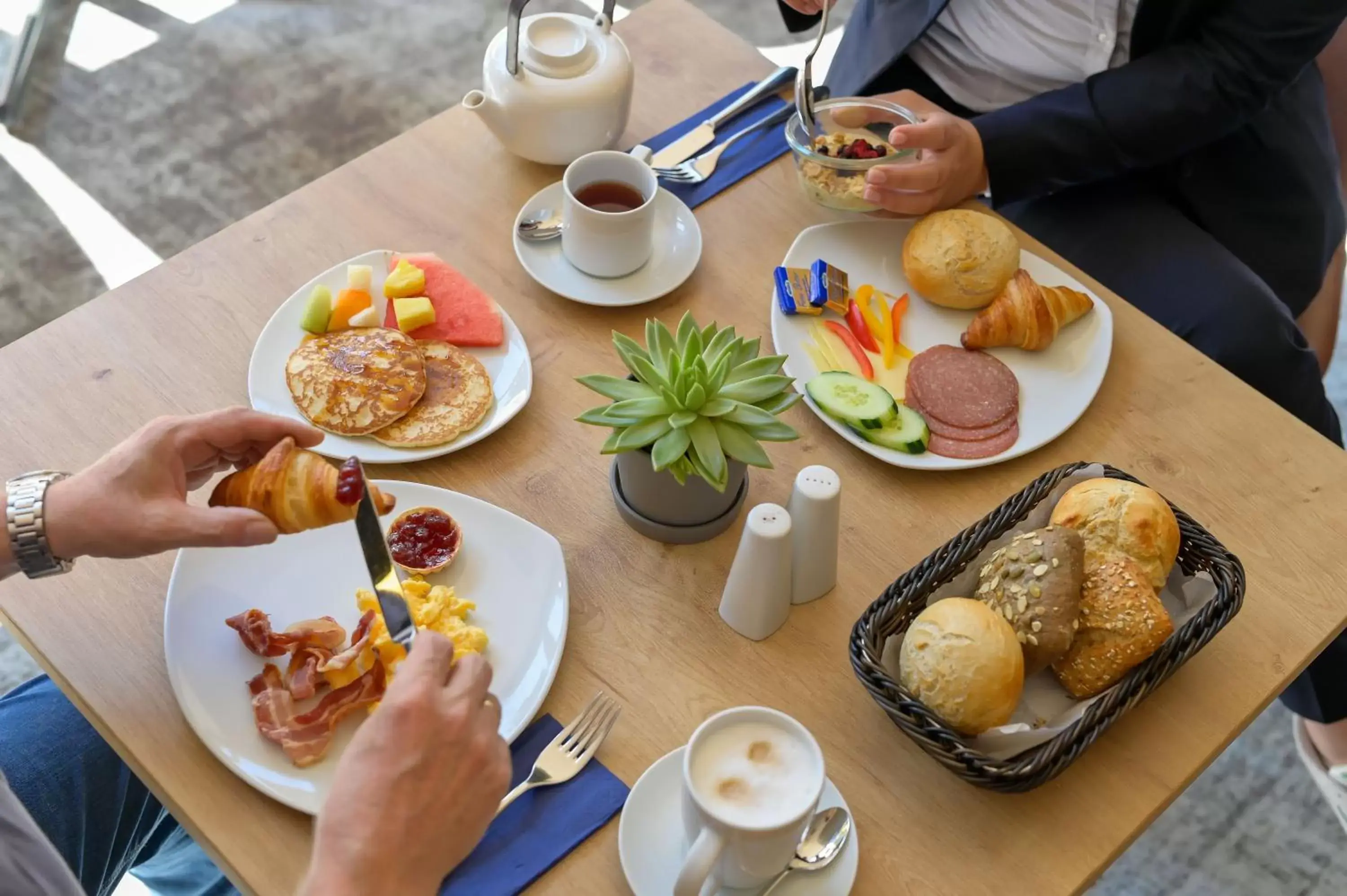 Food and drinks, Breakfast in Mercure Hotel Hannover Medical Park