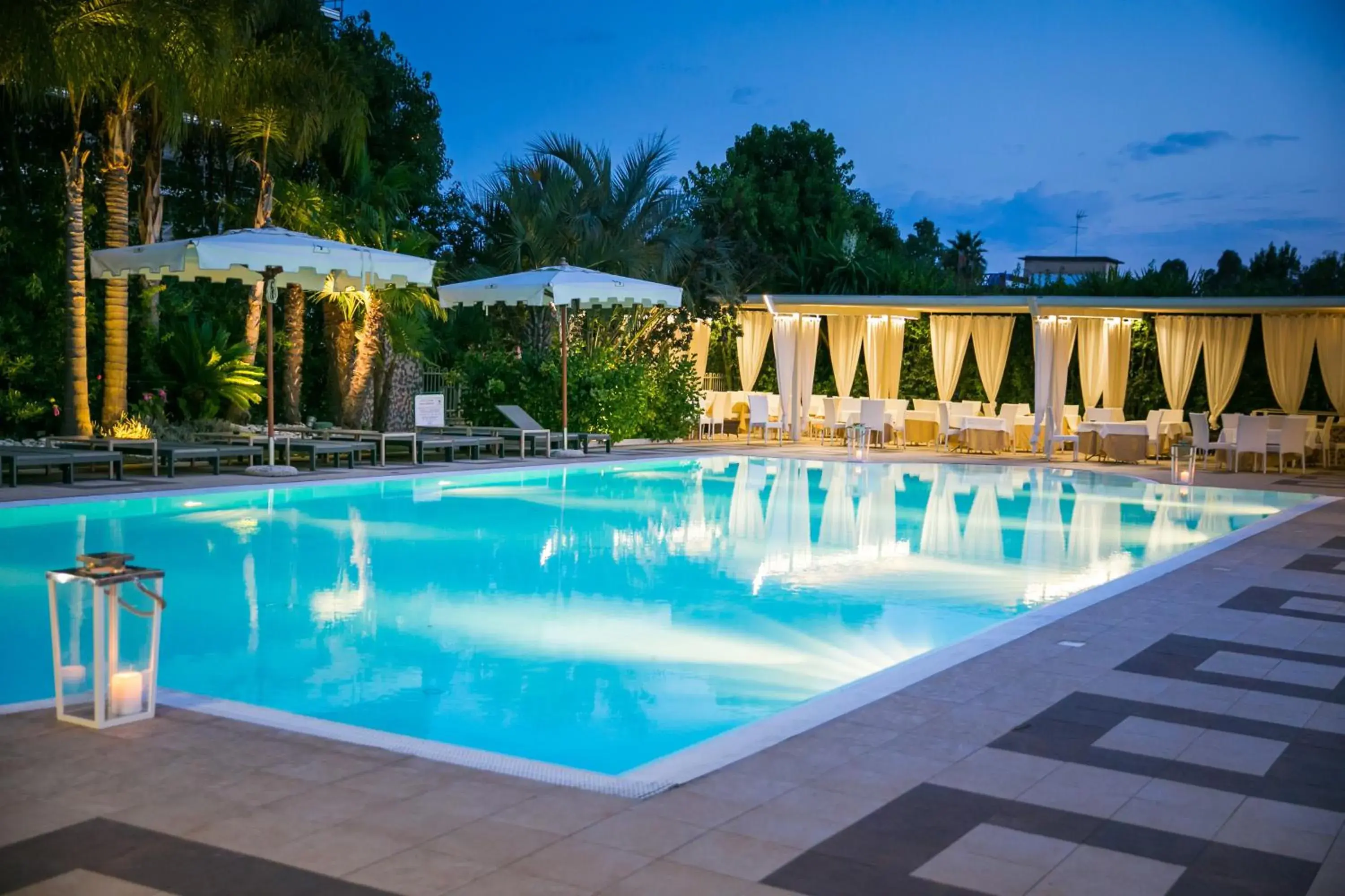 Swimming Pool in Hotel Ares