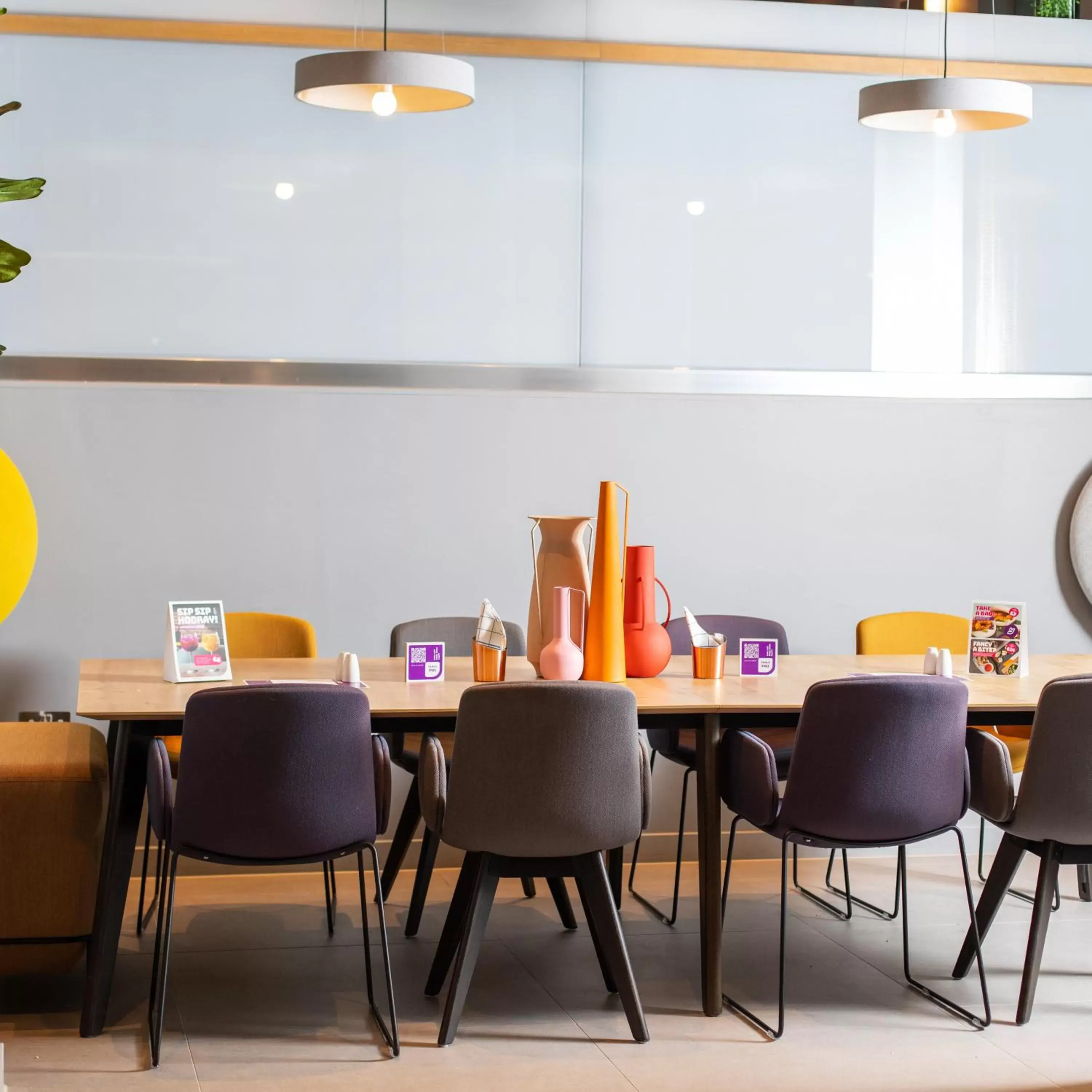 Restaurant/places to eat in YOTEL London City