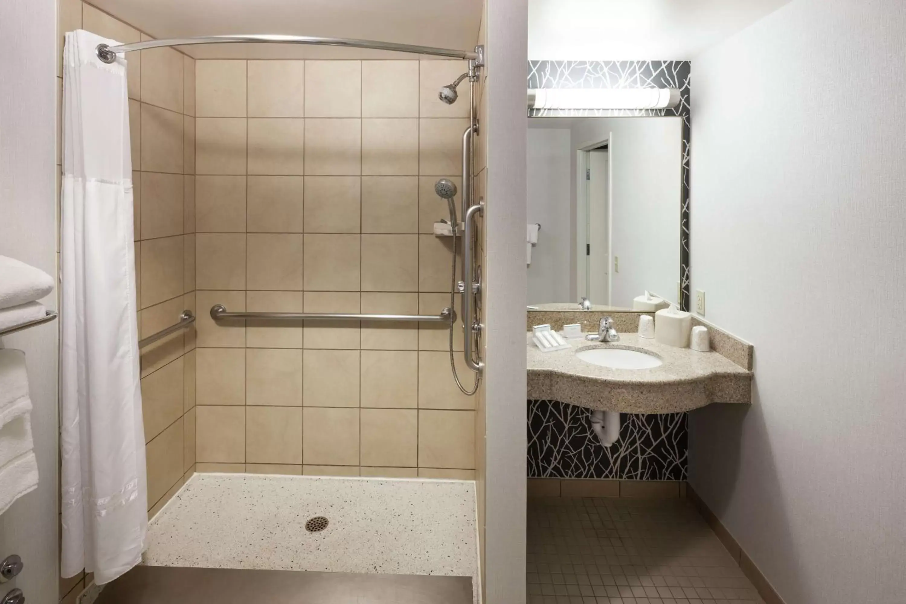 Bathroom in Hilton Garden Inn Lake Forest Mettawa