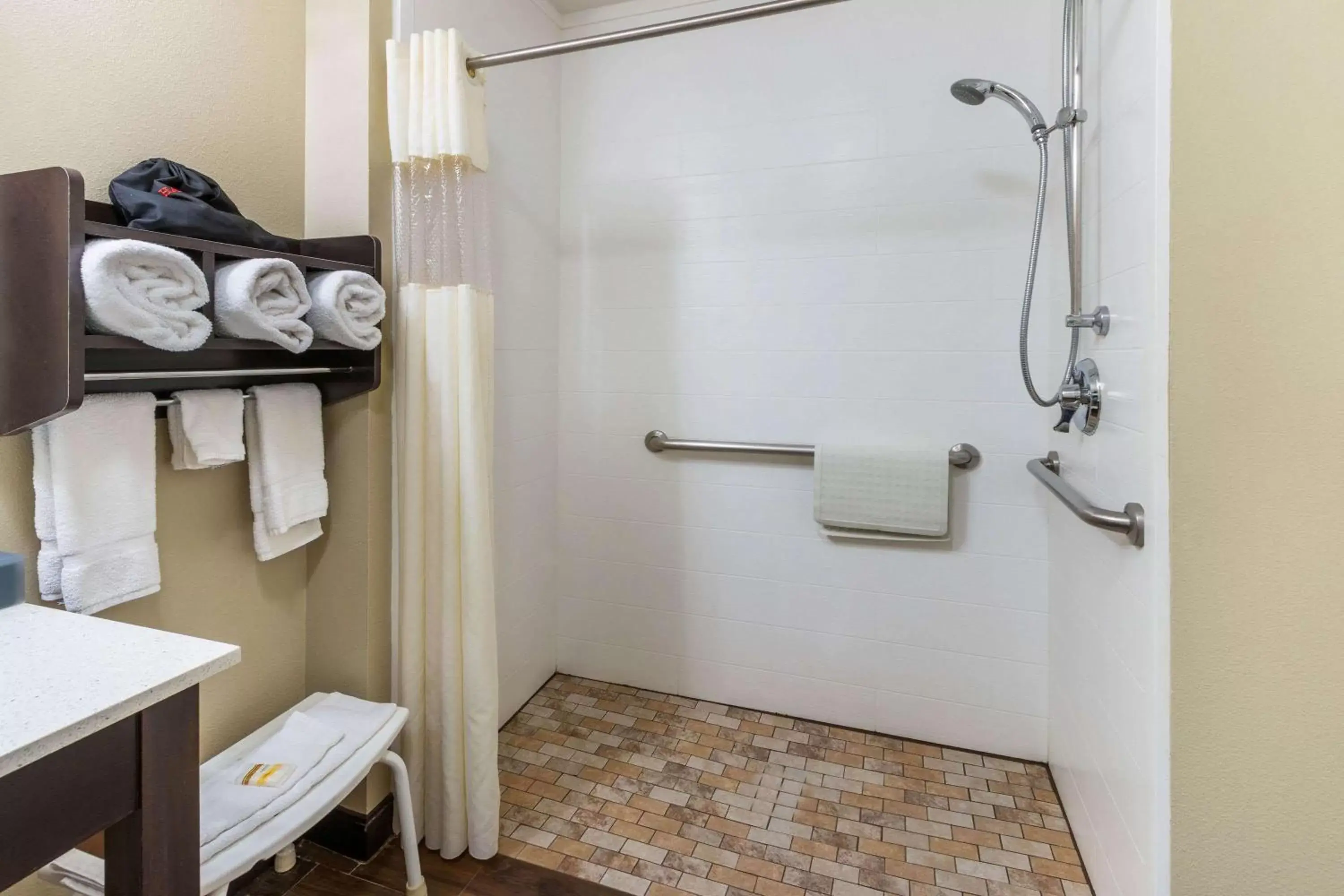 Shower, Bathroom in La Quinta by Wyndham Artesia