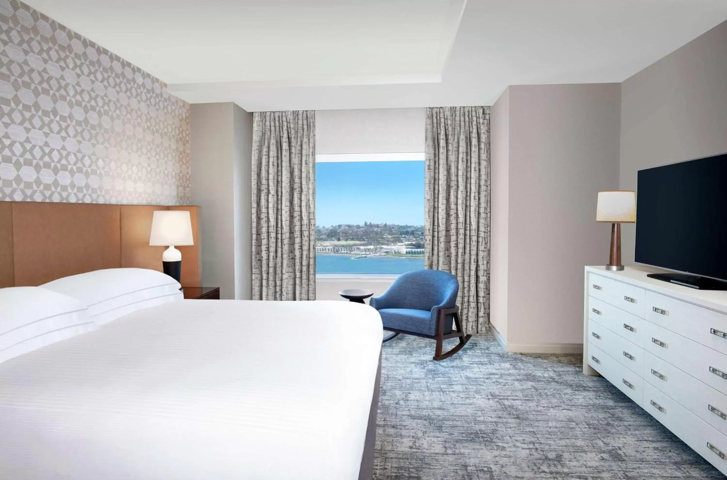 Bed in Hilton San Diego Bayfront