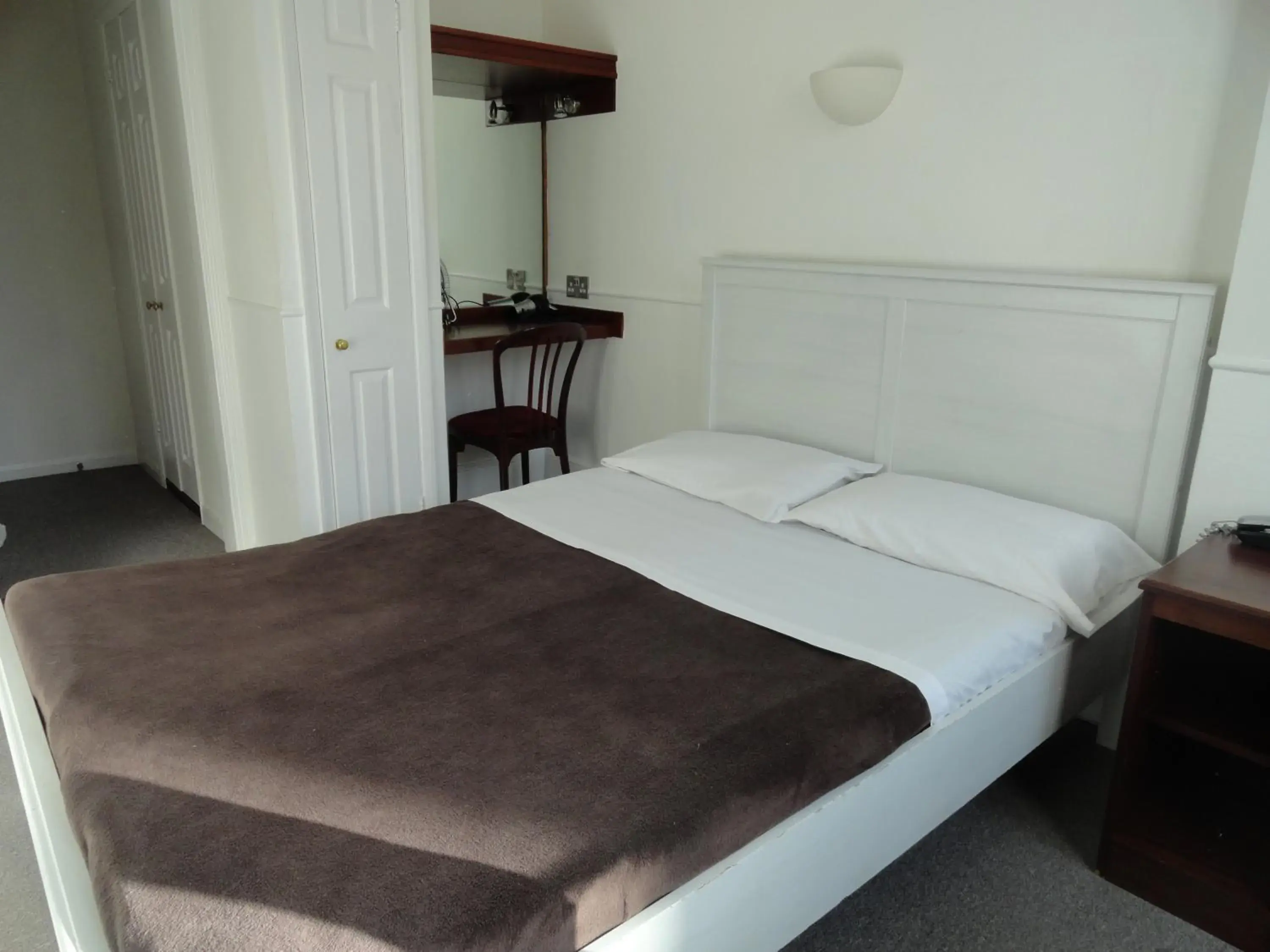 Double Room in London Continental Hotel