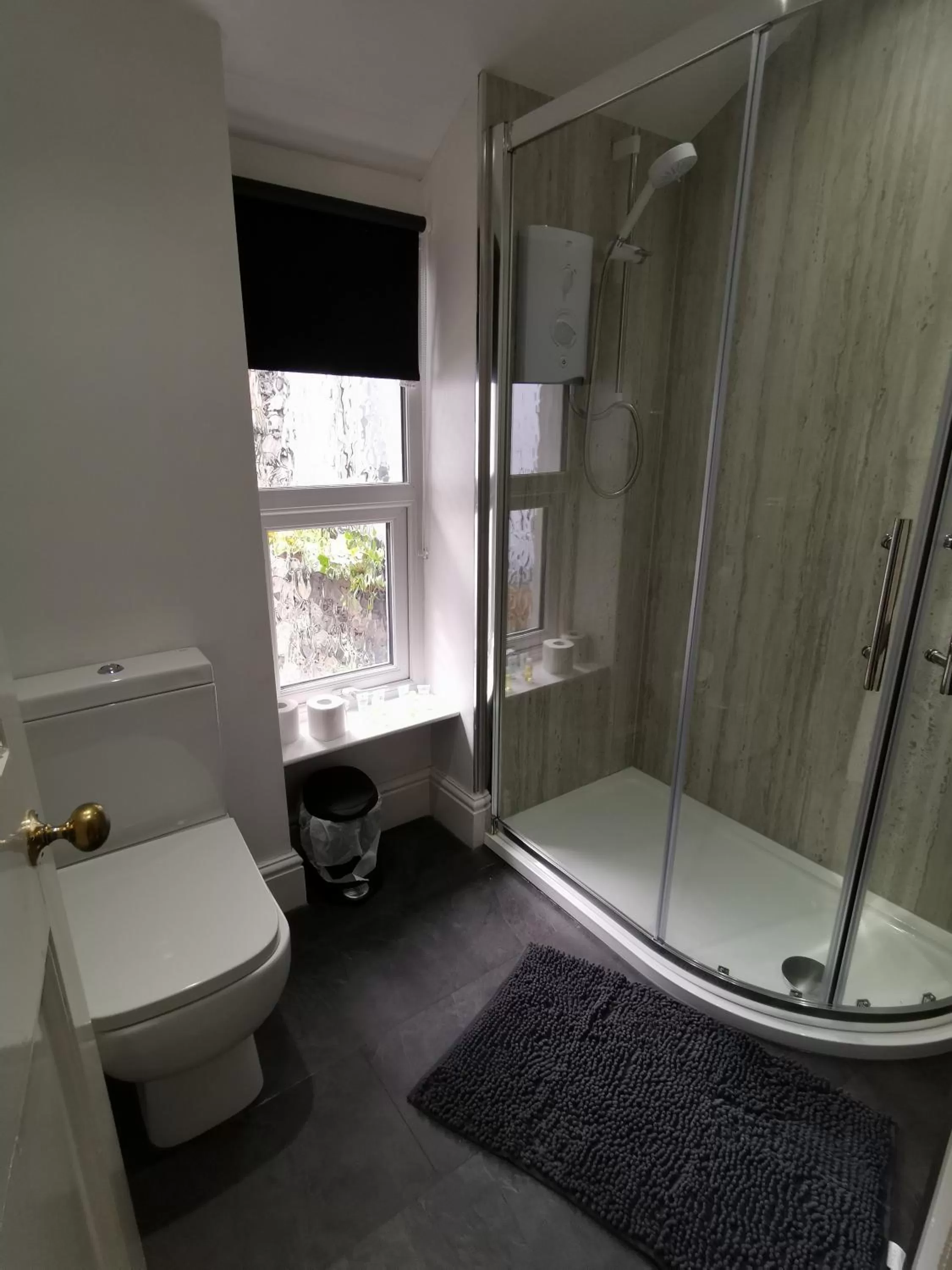 Bathroom in Brooklands Guest House