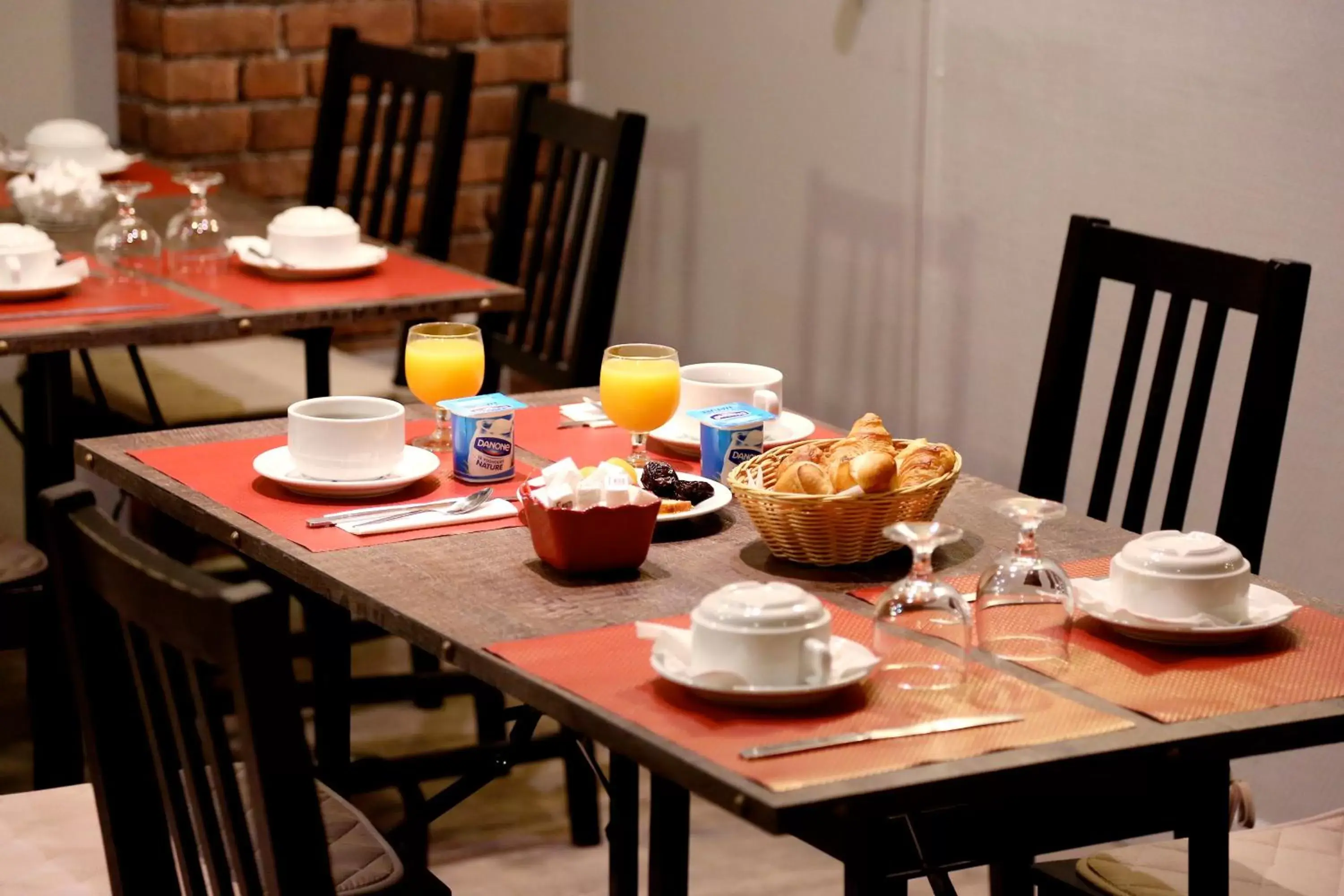 Buffet breakfast, Restaurant/Places to Eat in Hotel Paris Villette