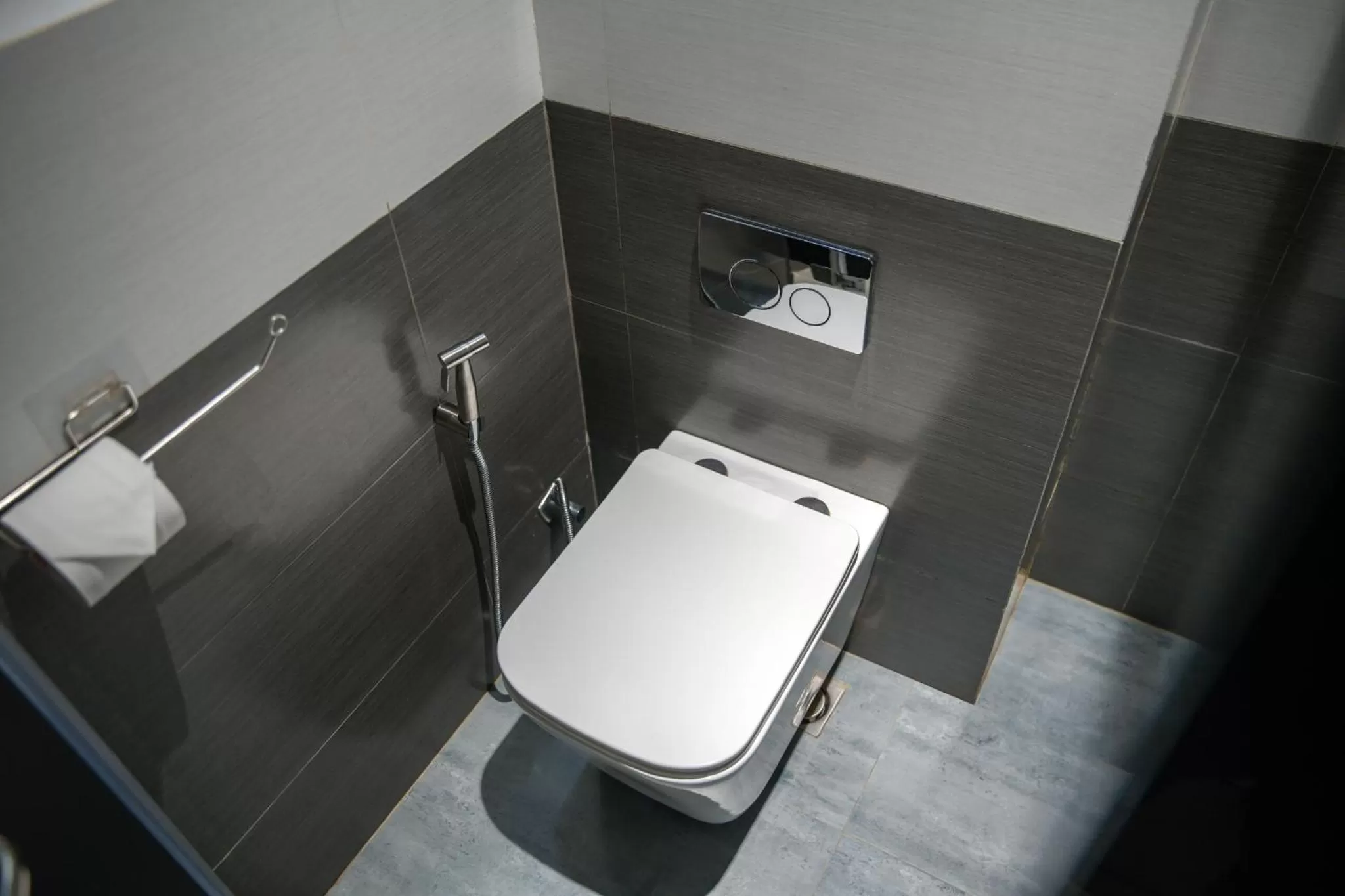 Shower in Mari Queen Hotel - Bui Thi Xuan