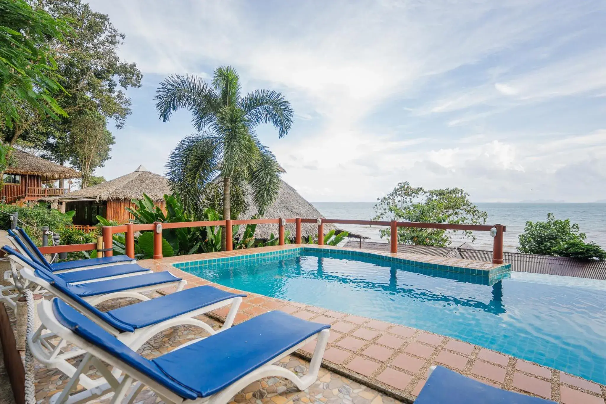 Swimming Pool in Koh Jum Resort