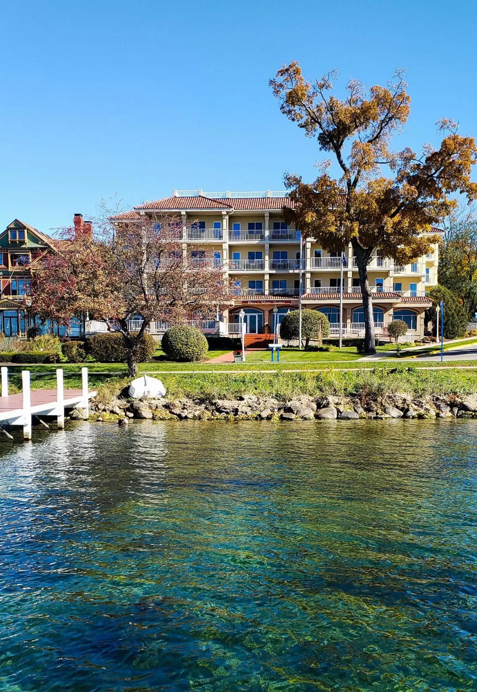 Property Building in Bella Vista Suites Lake Geneva