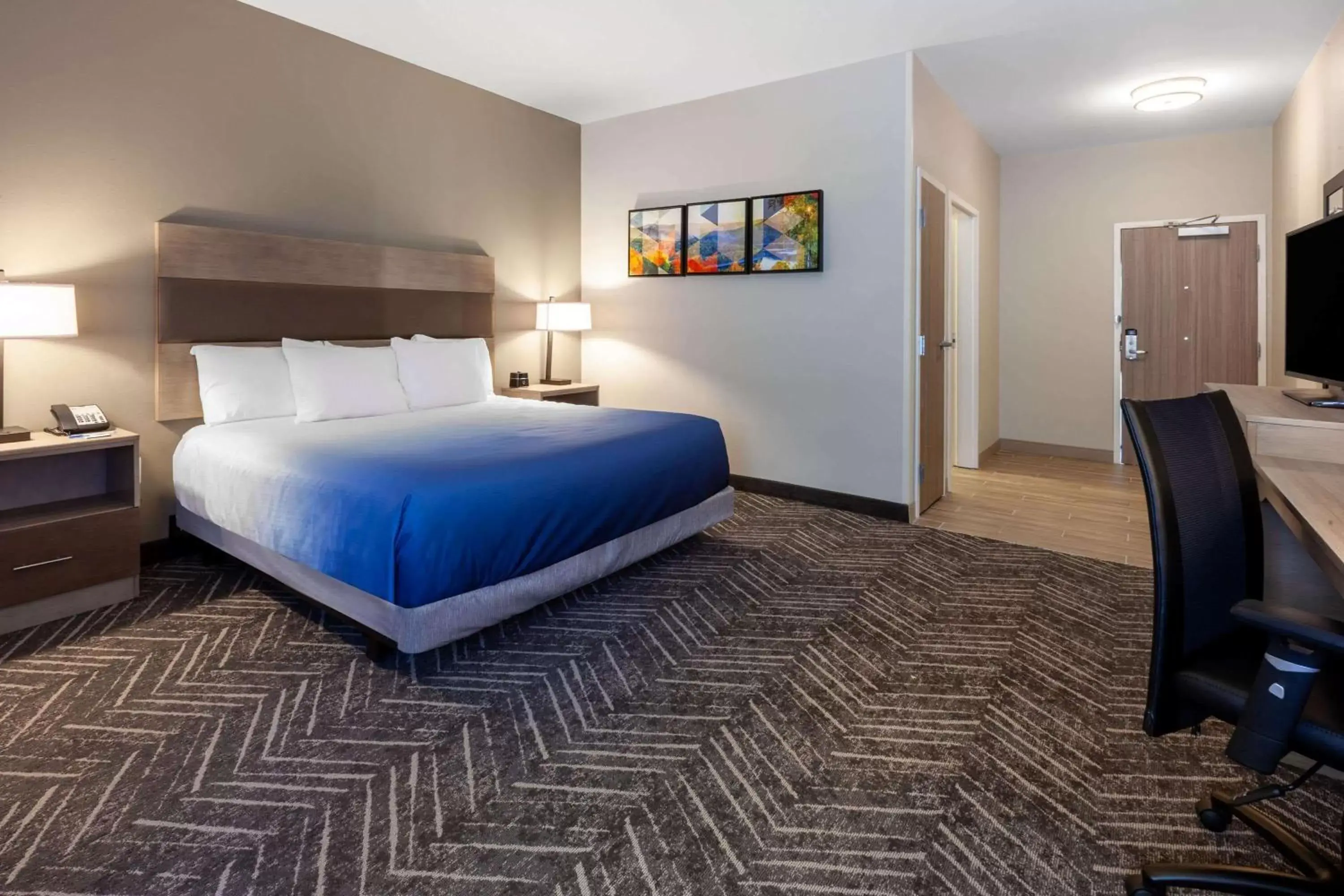 Bedroom, Bed in La Quinta Inn & Suites by Wyndham Middletown