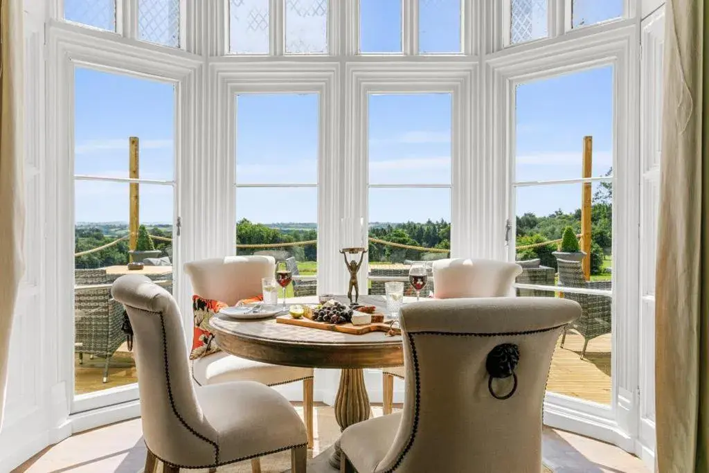 Dining area in Welbeck Manor and Golf