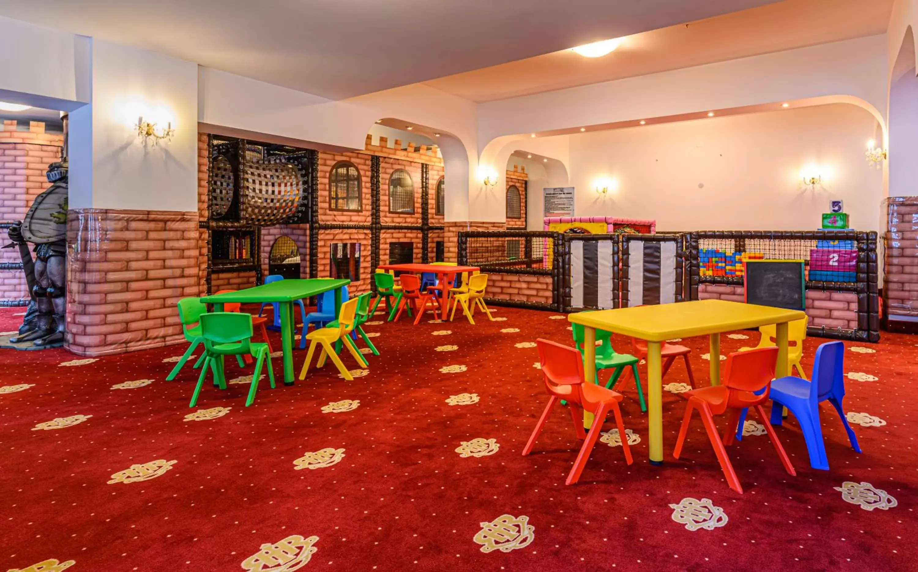 Children play ground, Restaurant/Places to Eat in Aurelius Imparatul Romanilor