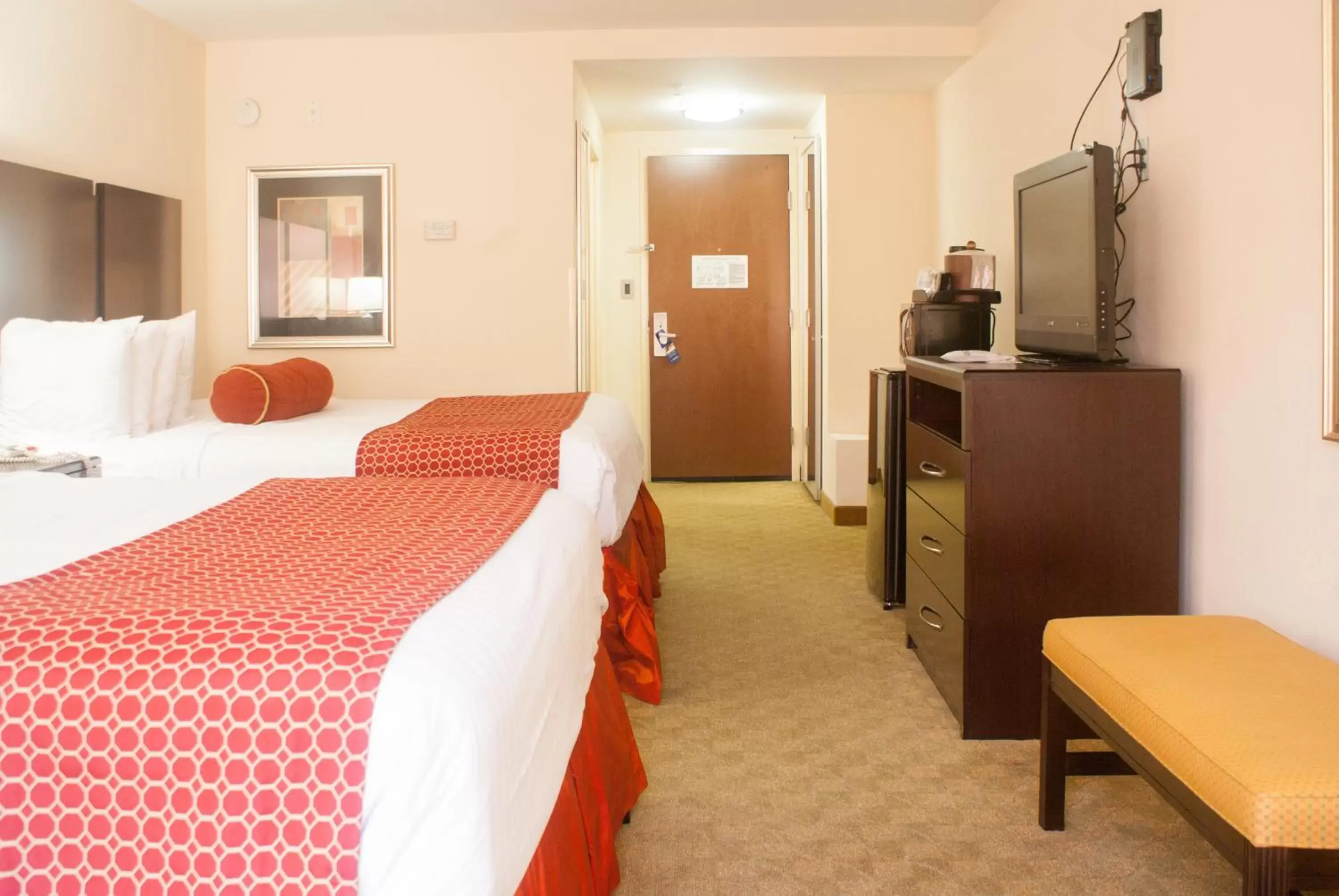 Photo of the whole room, Bed in Best Western Plus Cecil Field Inn & Suites