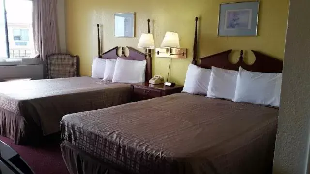 Bed in San Marcos Inn Bed in San Marcos Inn