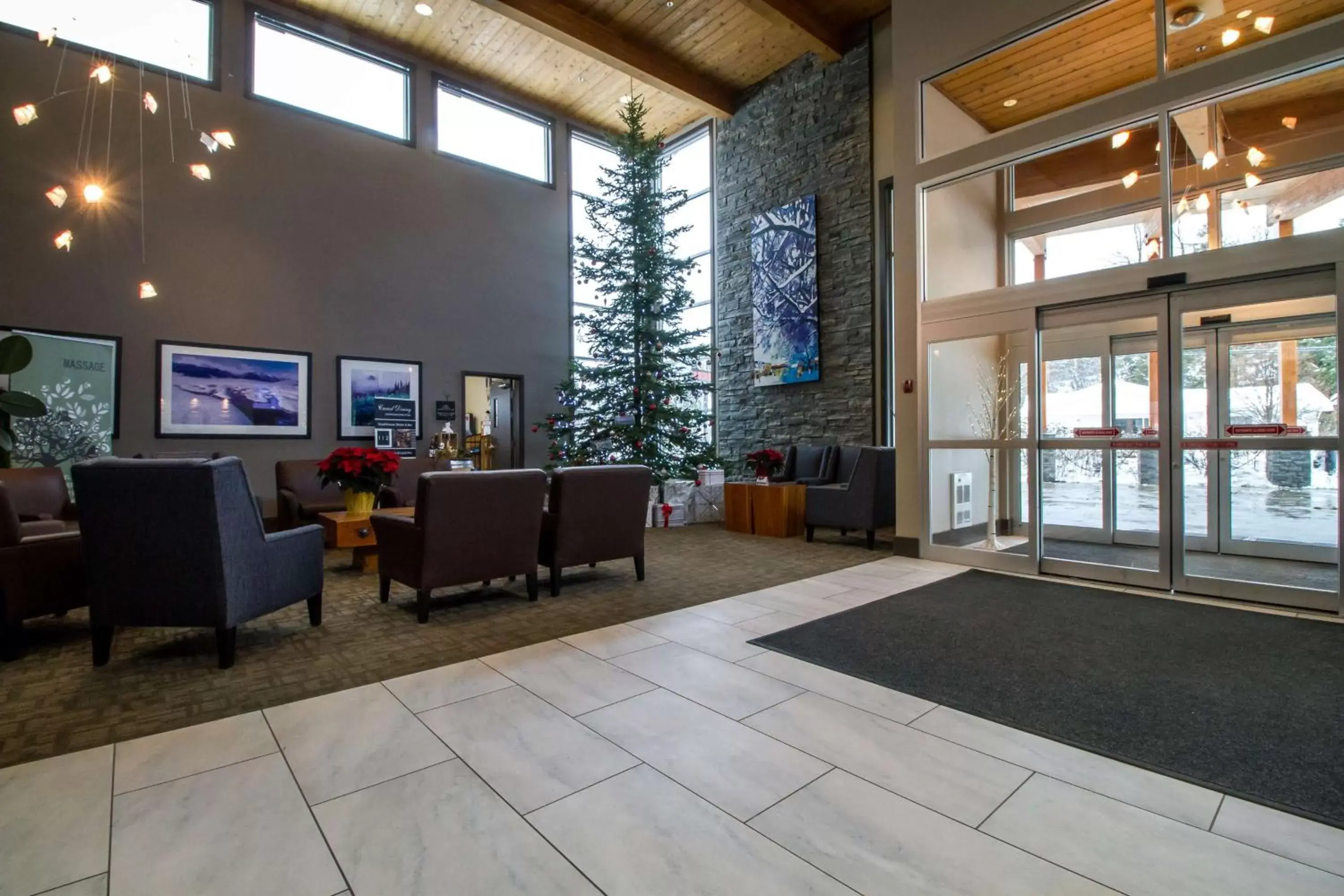 Lobby or reception in Best Western Plus Revelstoke