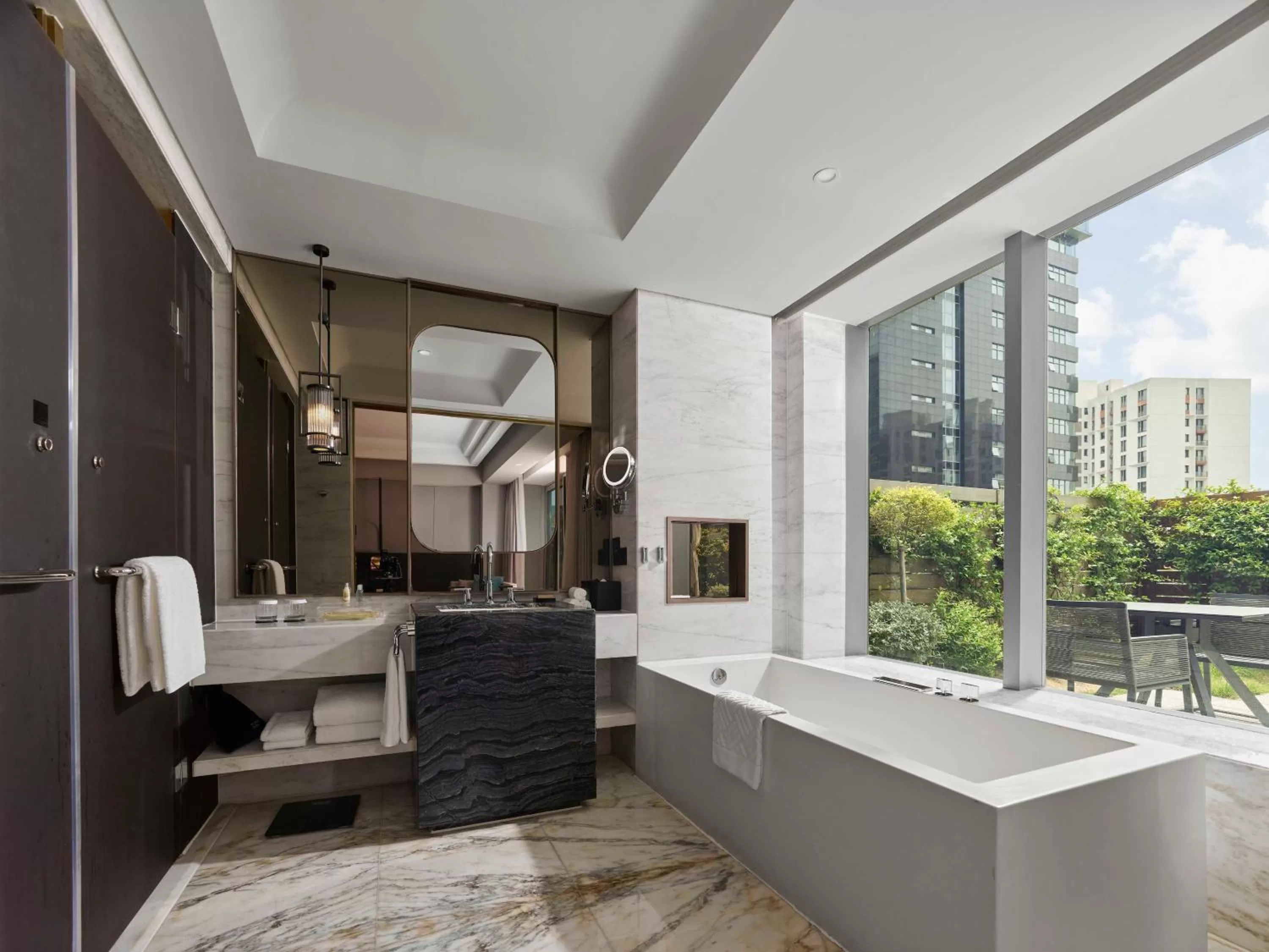 Toilet in Hilton Shanghai Hongqiao