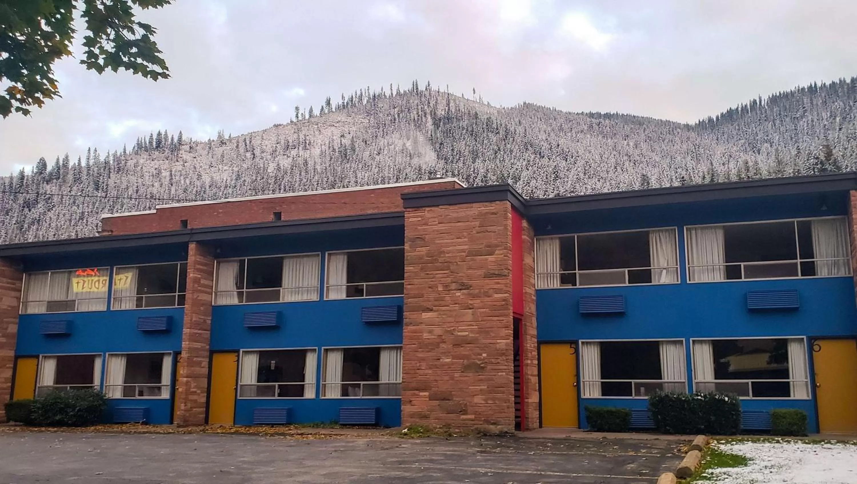 Property building in Stardust Motel Wallace