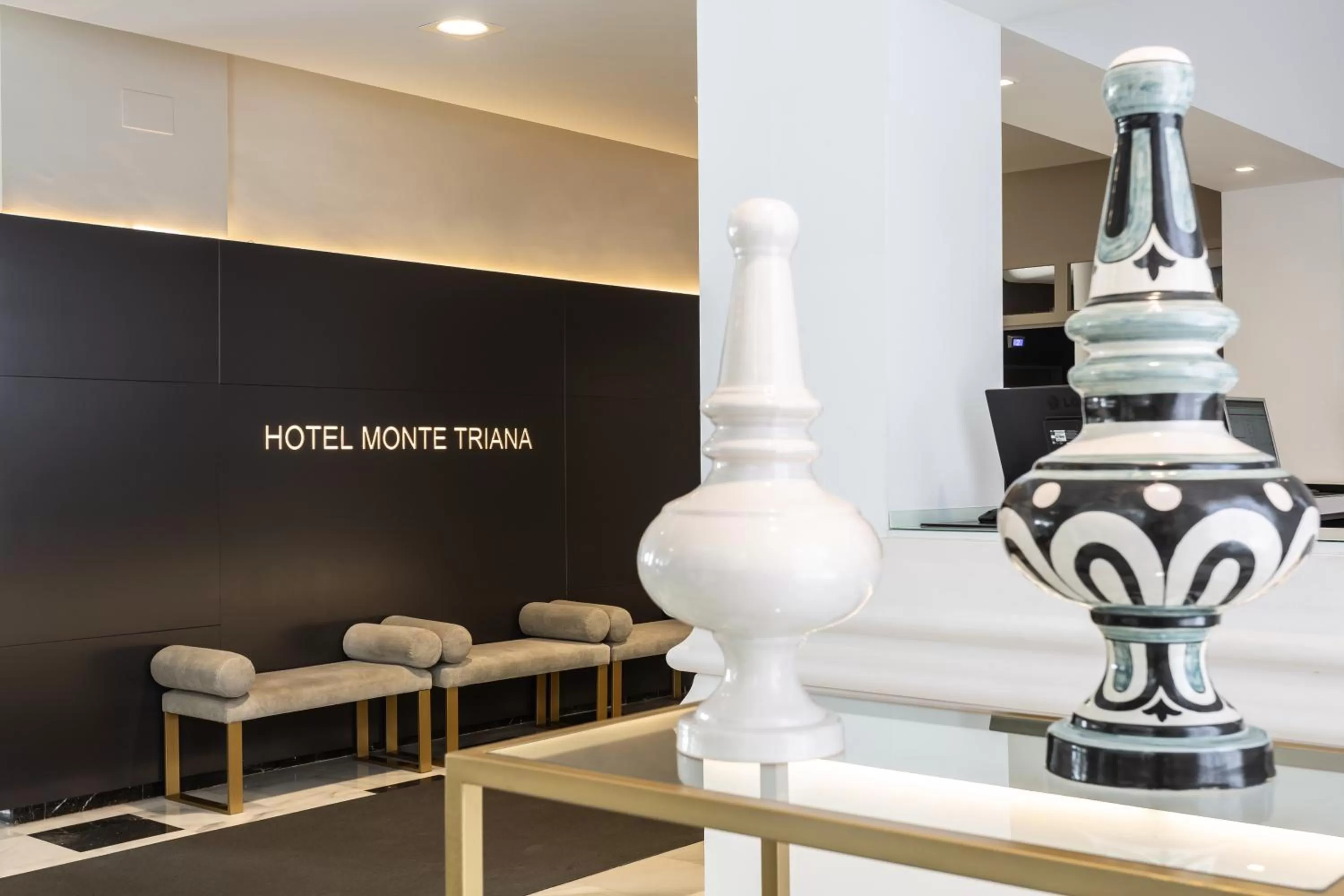 Lobby or reception in Monte Triana