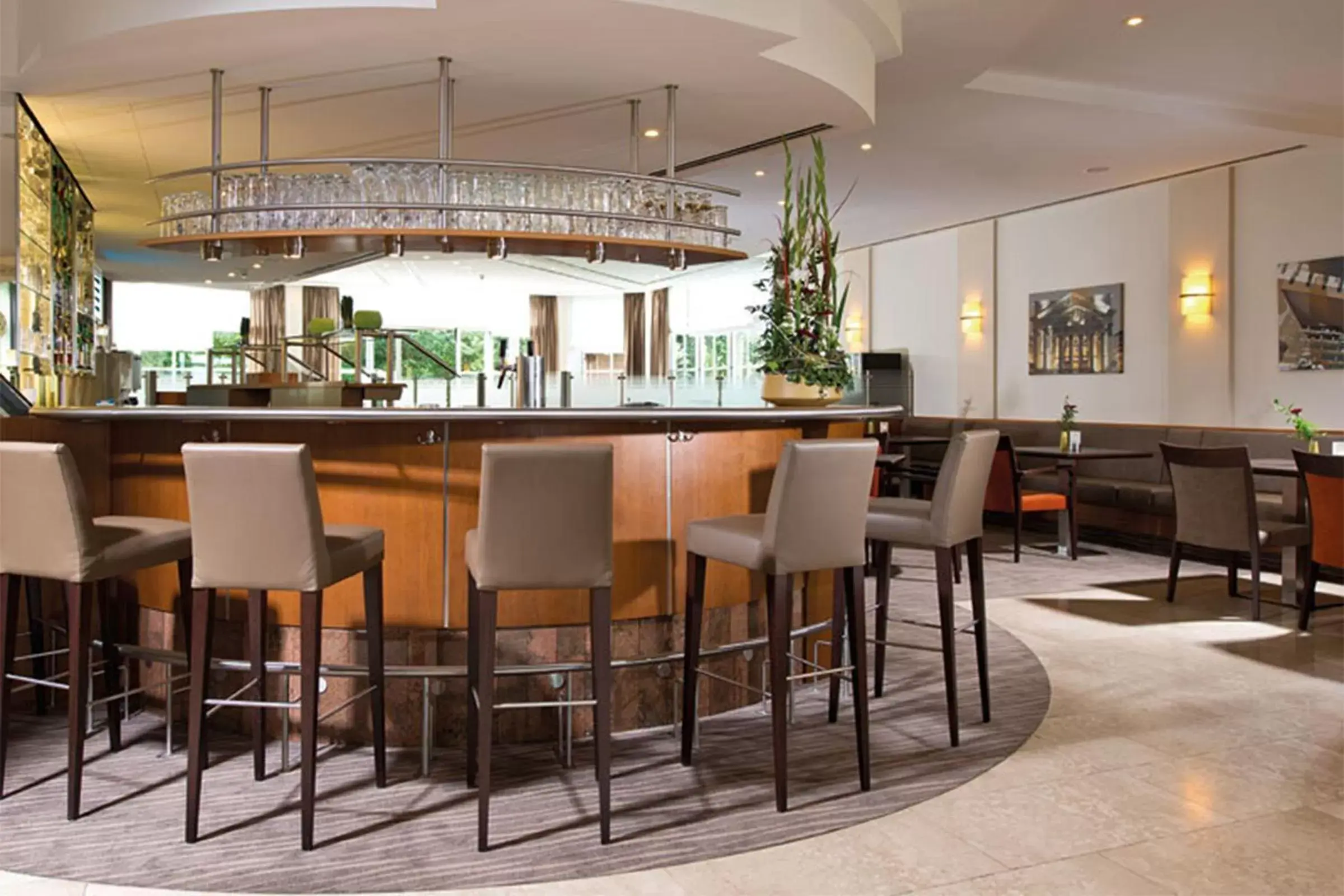 Lounge or bar, Restaurant/Places to Eat in Leonardo Hotel Aachen