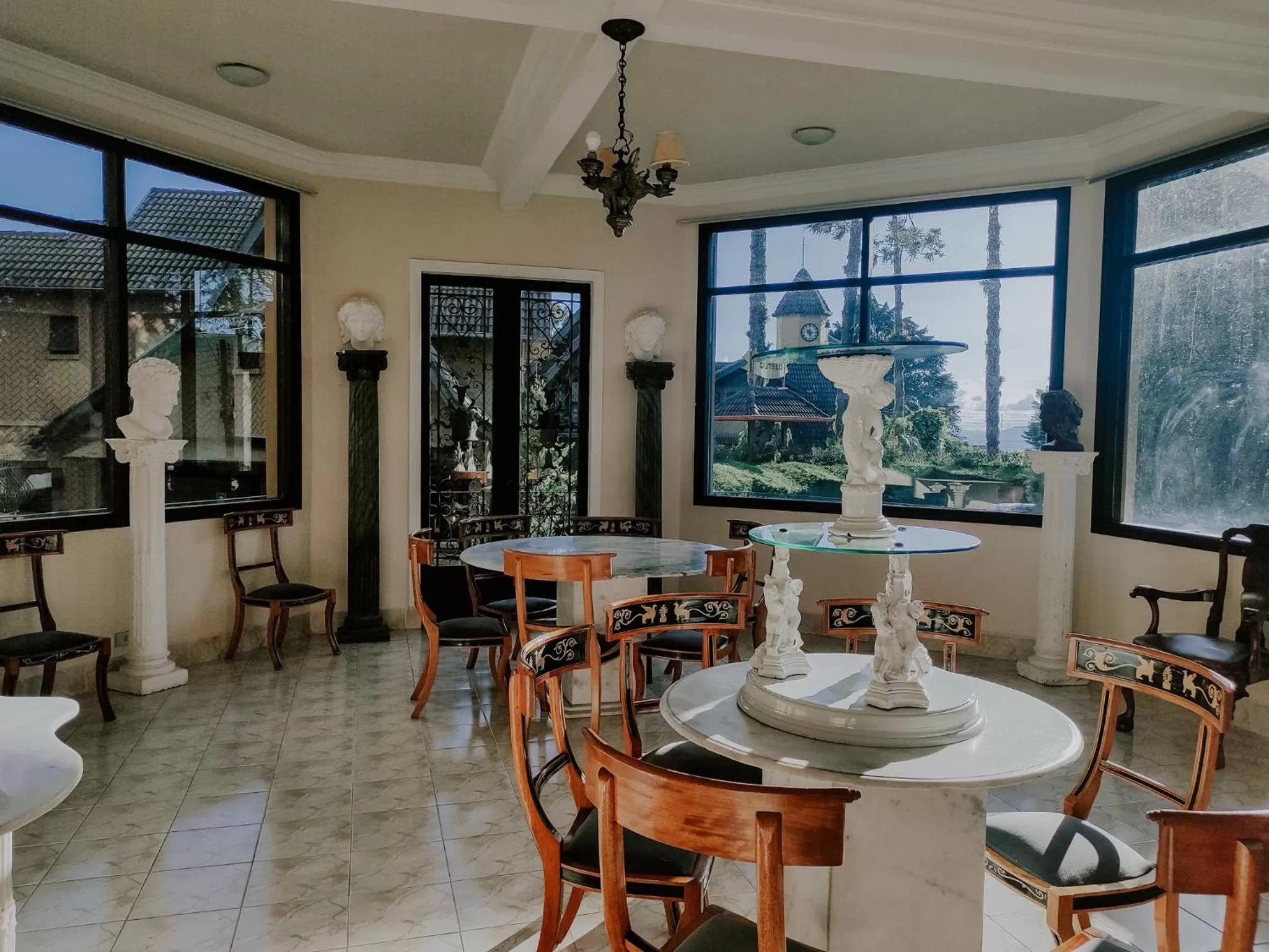 Property building in Hotel Castelo Nacional Inn Campos do Jordão