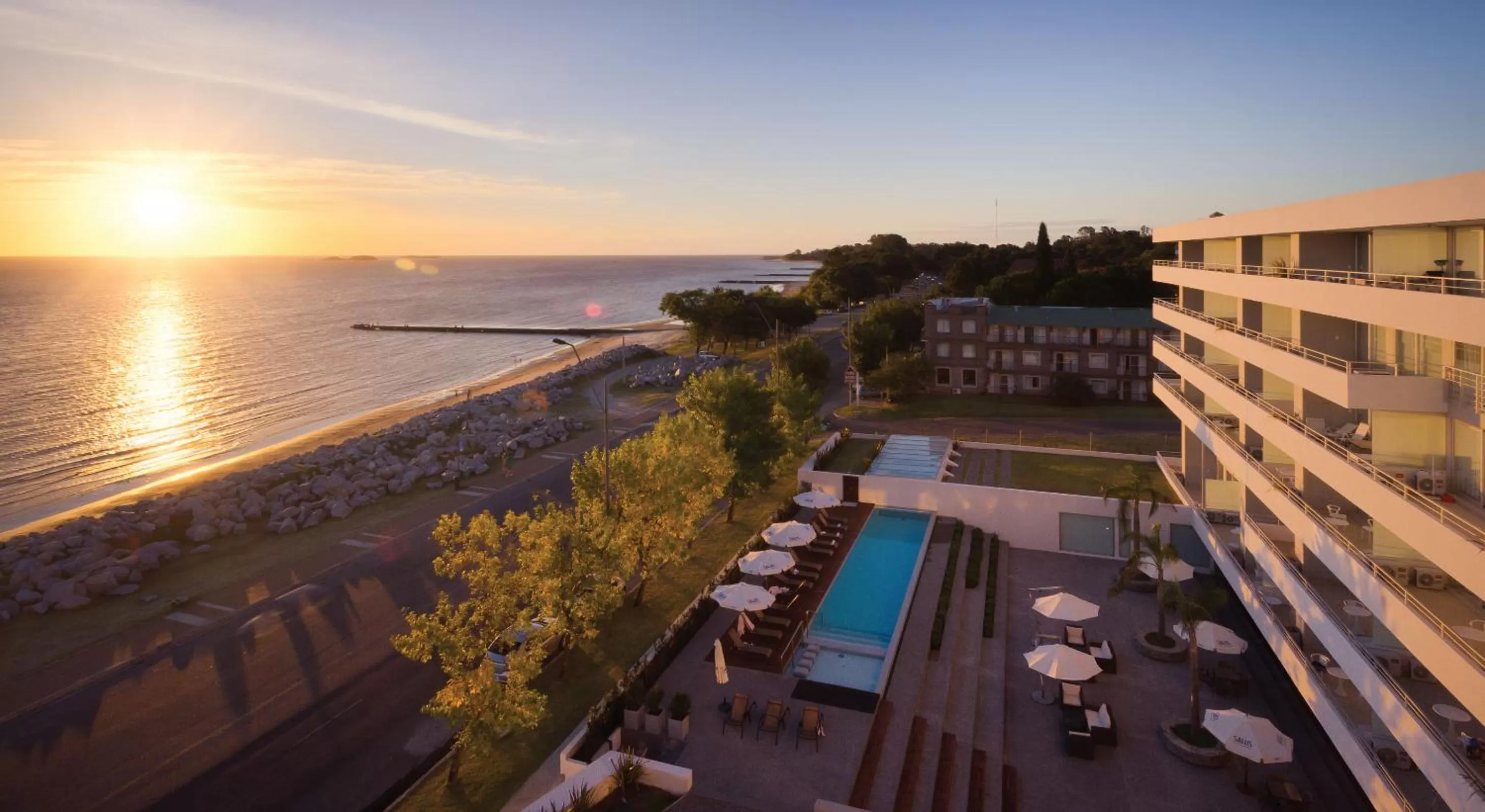 City view in Dazzler by Wyndham Colonia