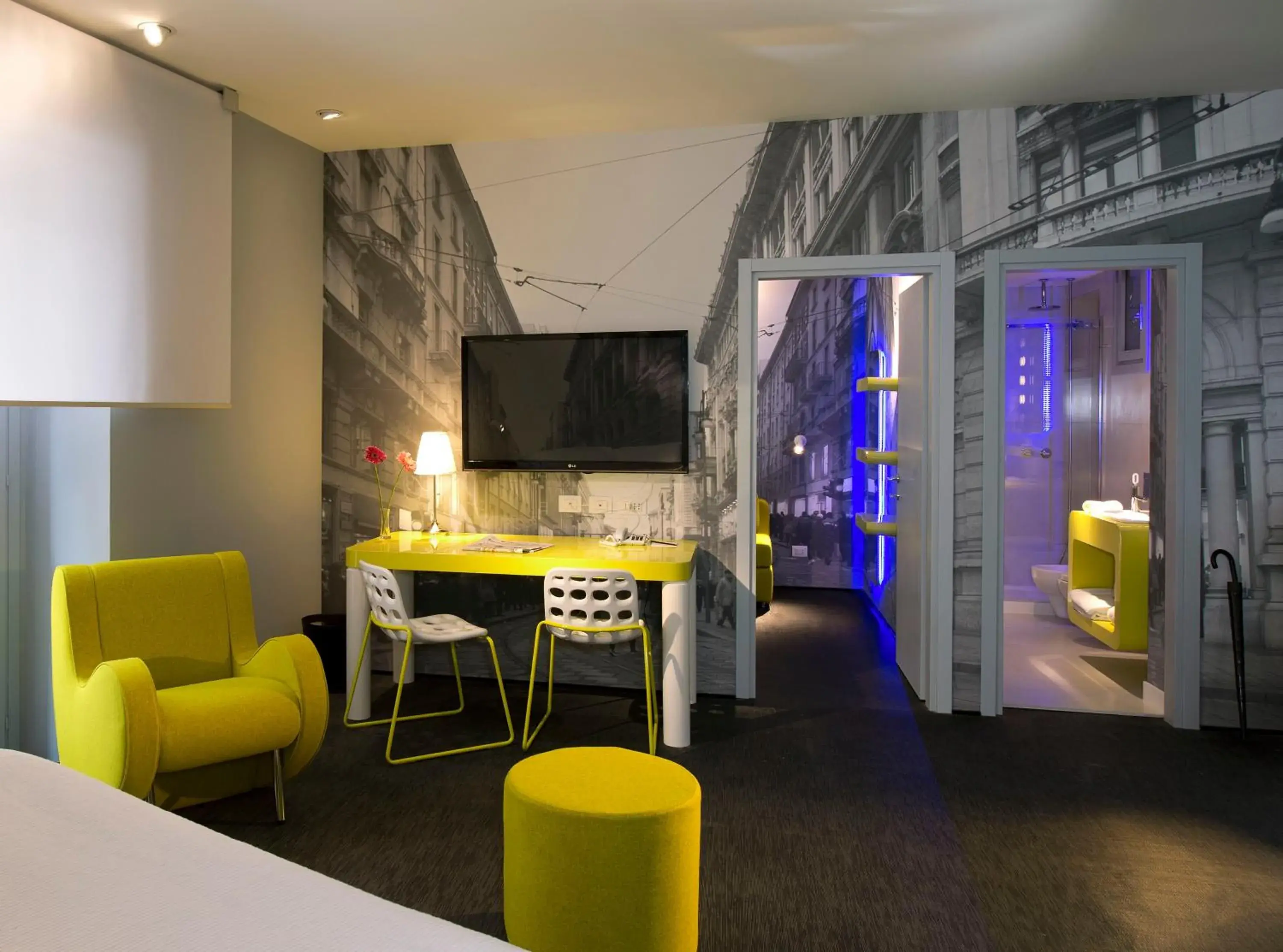 Photo of the whole room, TV/Entertainment Center in The Street Milano Duomo | a Design Boutique Hotel