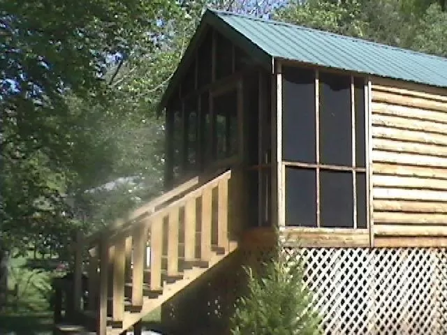 Cedar Cabin with River View in Riverbend Lodging