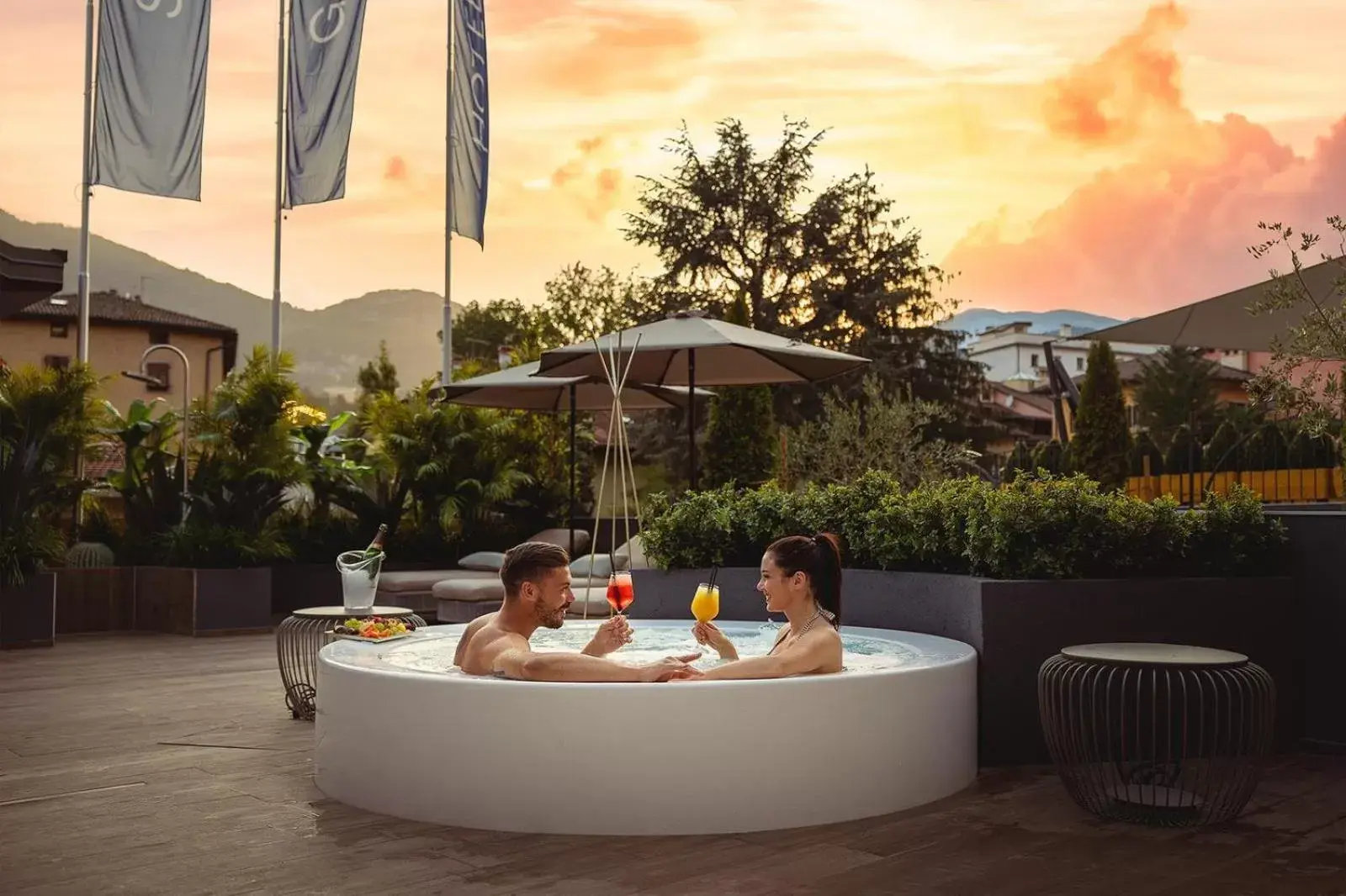 Hot Tub in Hi Hotel - Wellness & Spa