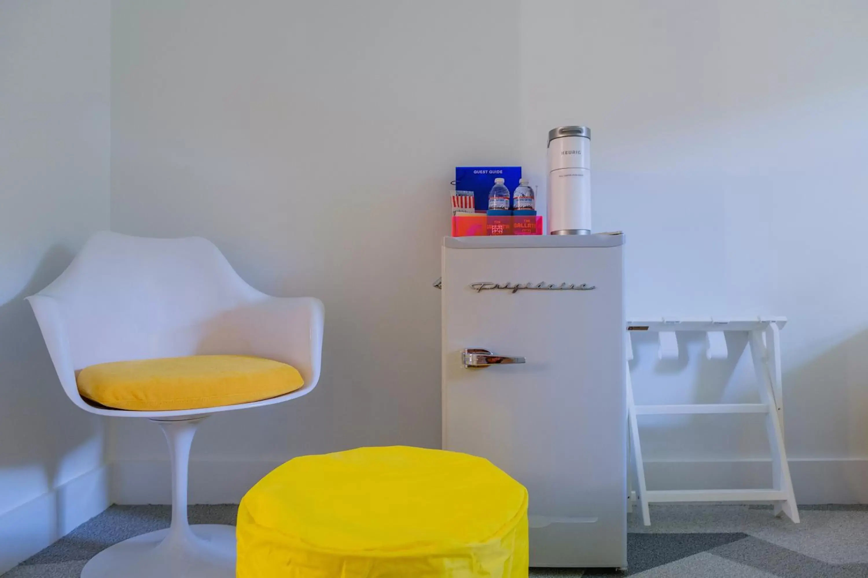 Coffee/tea facilities, Seating Area in The Gallatin