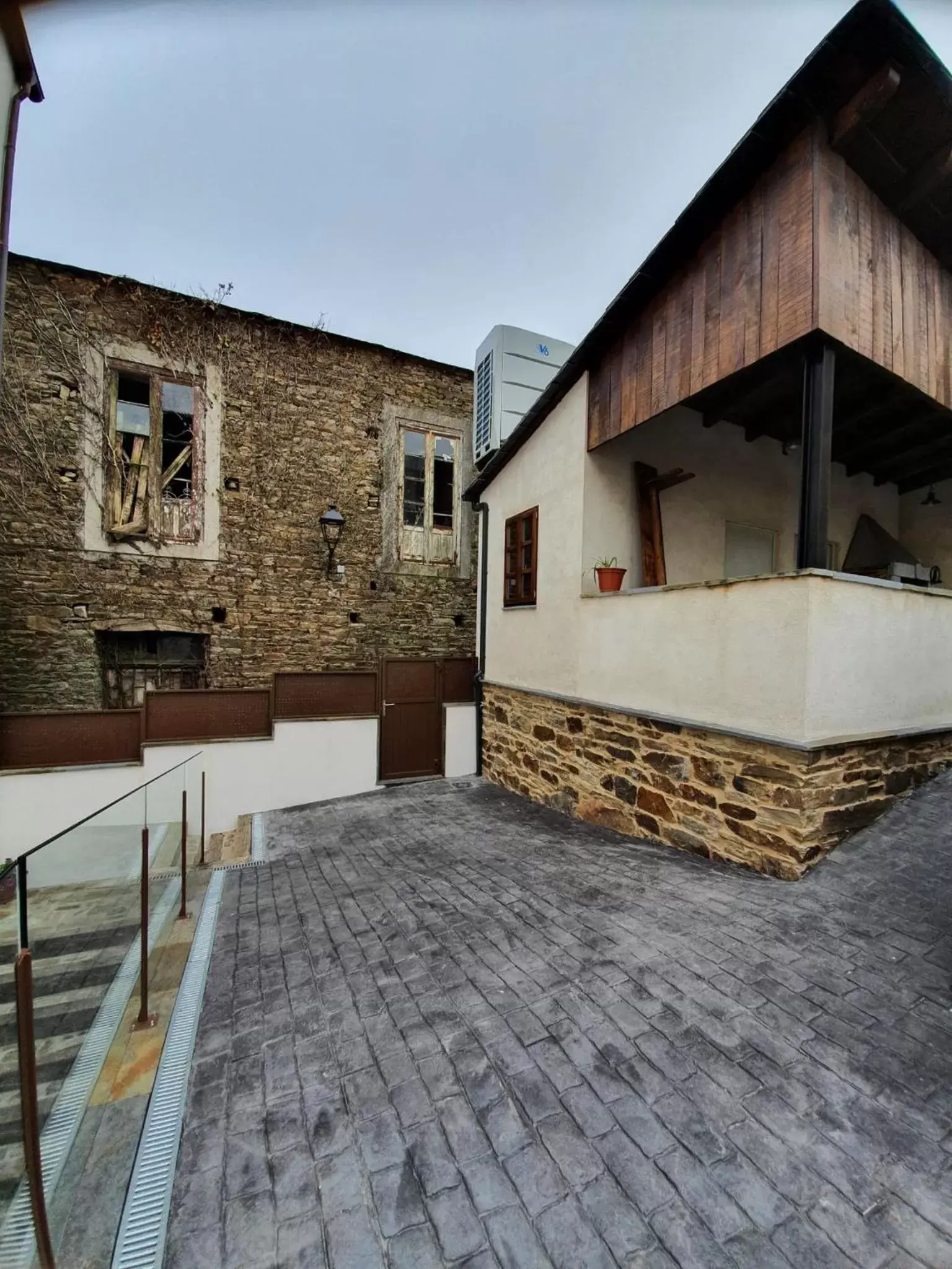 Patio, Property Building in Albergue Casa Cuartel