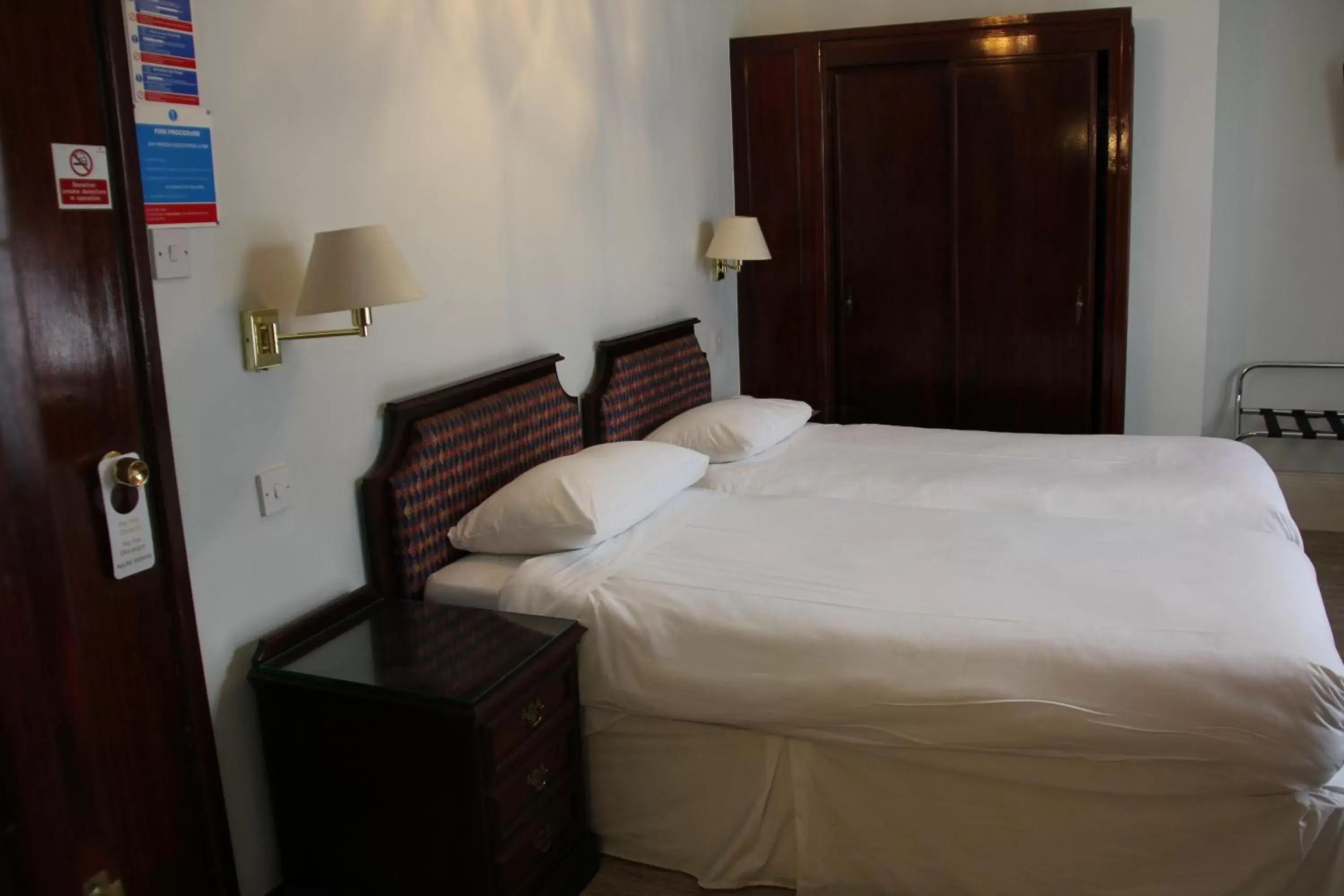 Bedroom, Bed in Centennial Hotel