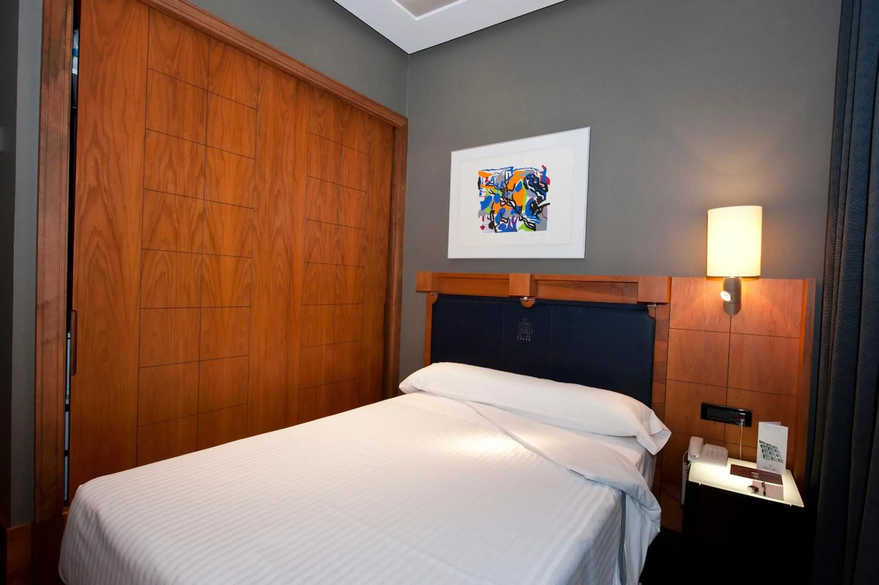 Bedroom, Bed in Gran Hotel Lakua