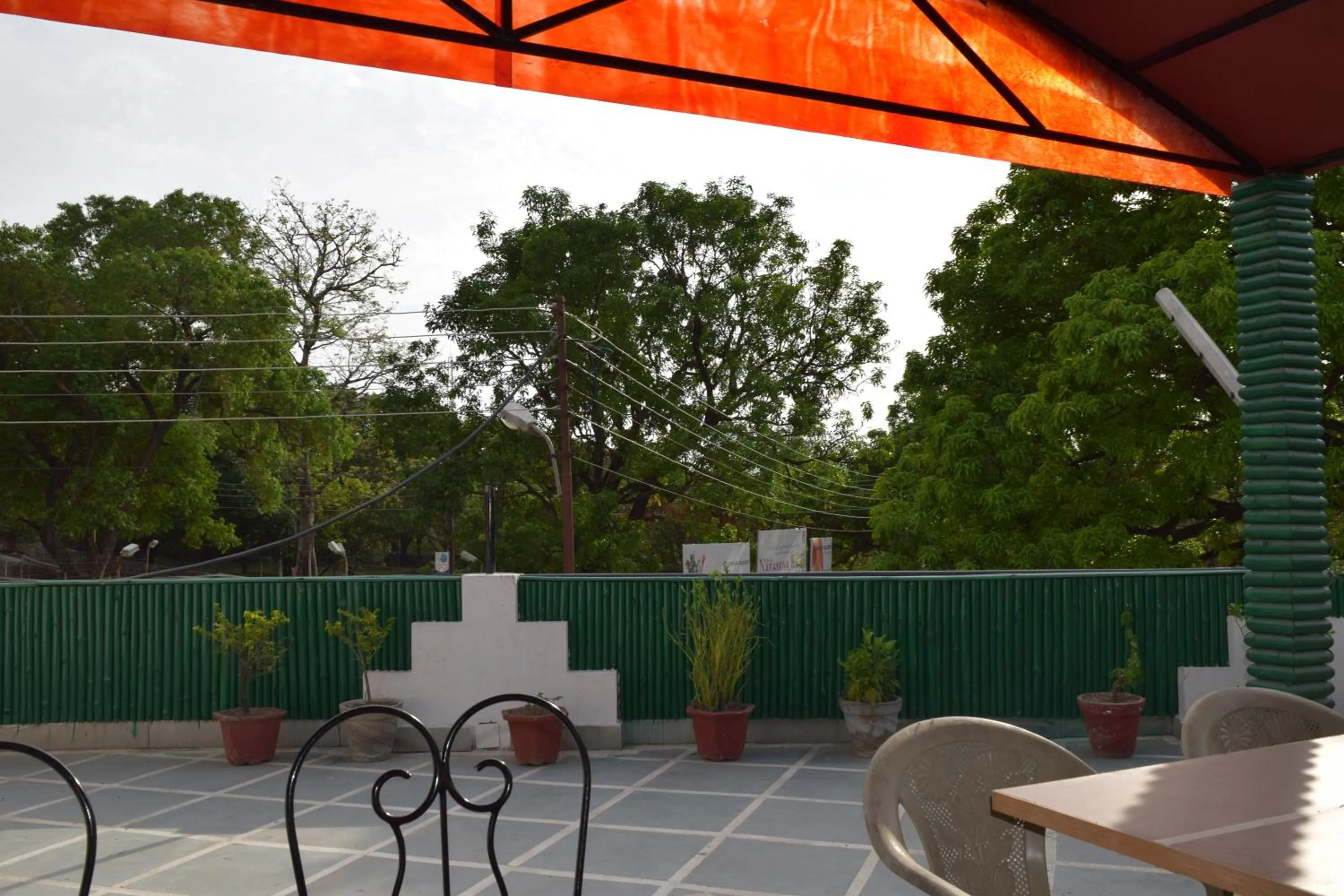 Restaurant/places to eat in Hotel Moksha