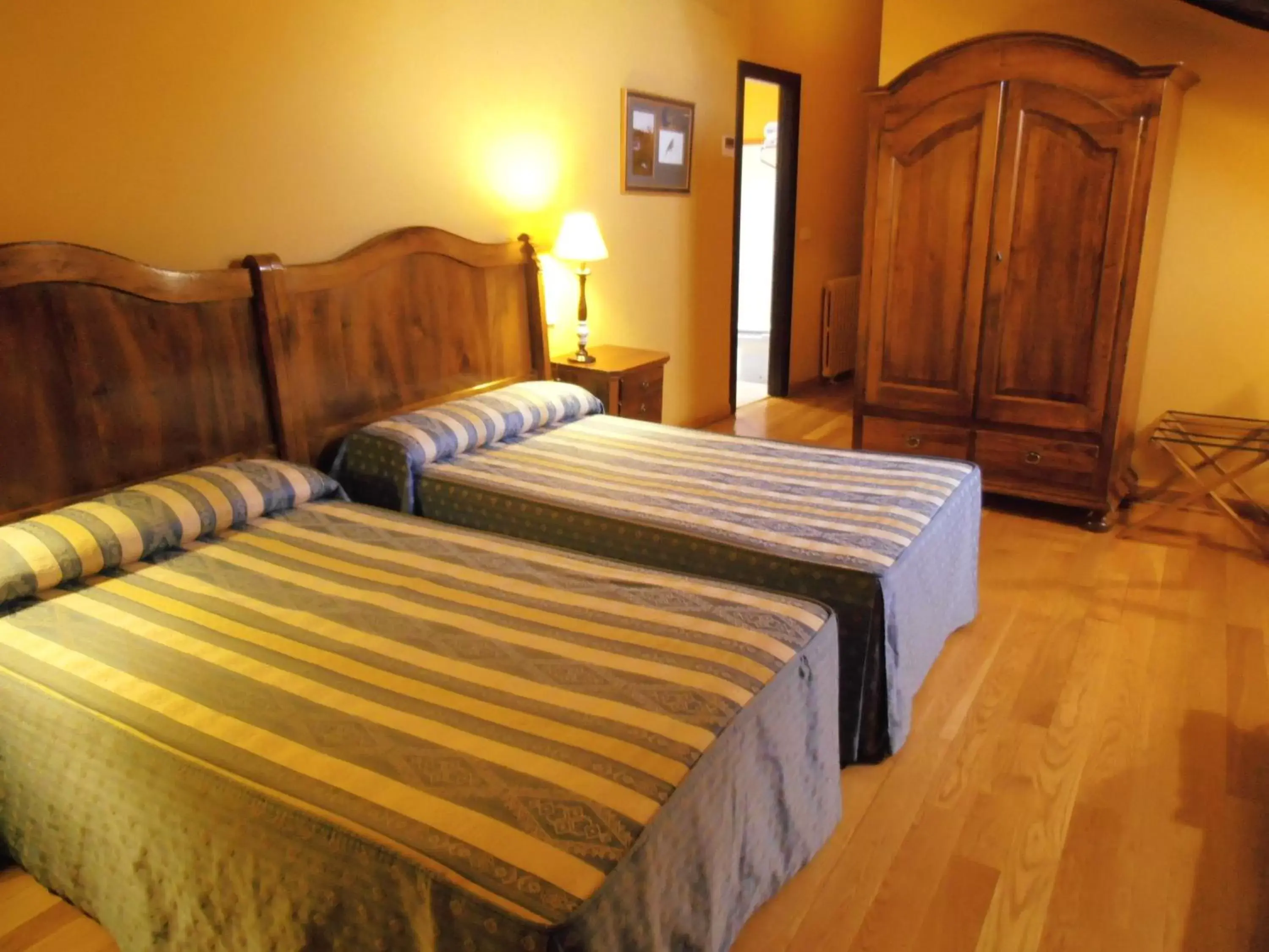Photo of the whole room, Bed in Hotel La Posada Regia