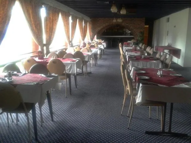 Restaurant/places to eat in Elsinor Motor Lodge