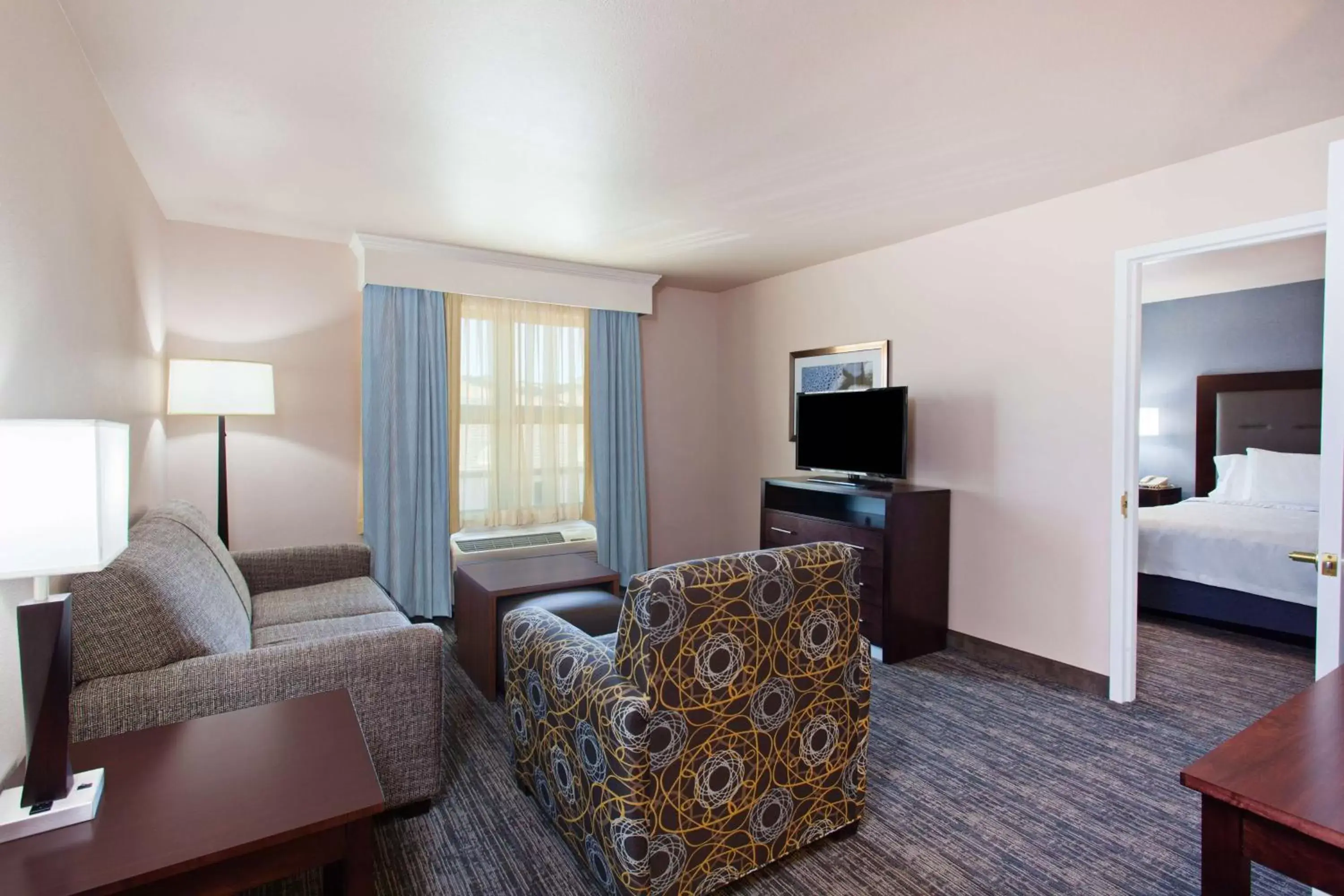 Bedroom, Seating Area in Homewood Suites by Hilton Fairfield-Napa Valley Area