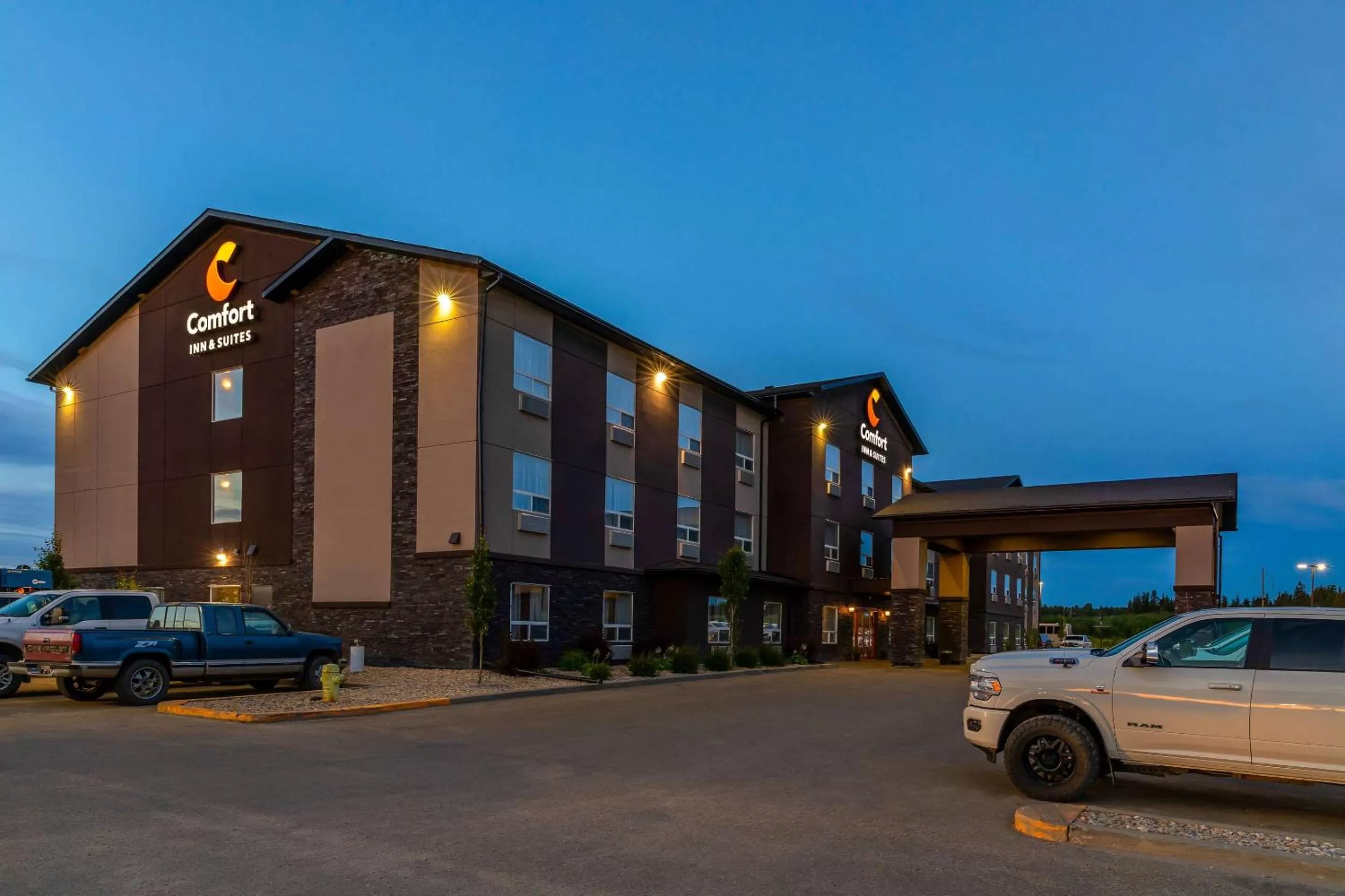 Property building in Comfort Inn & Suites