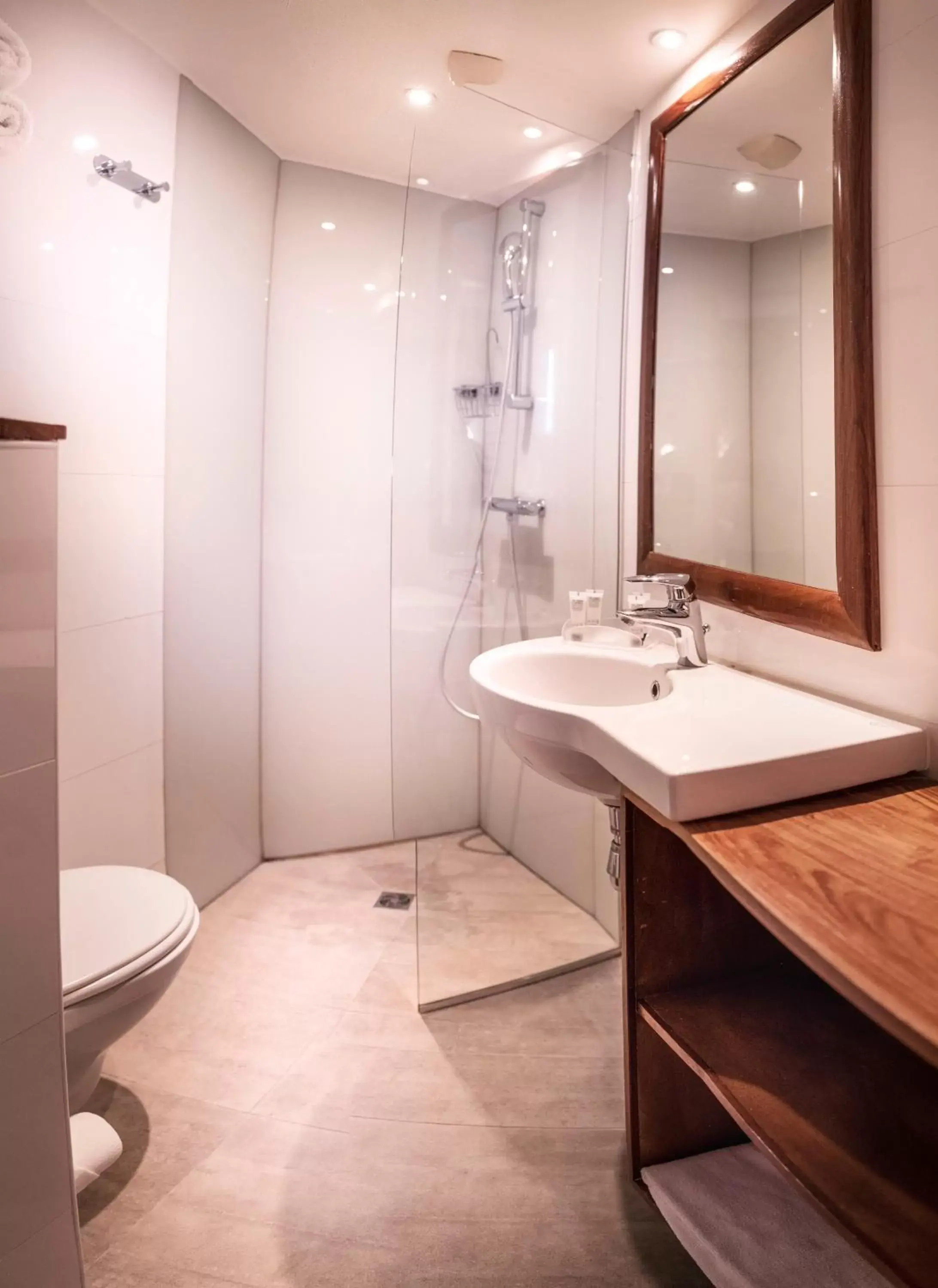 Property building, Bathroom in Best Western Aramis Saint Germain