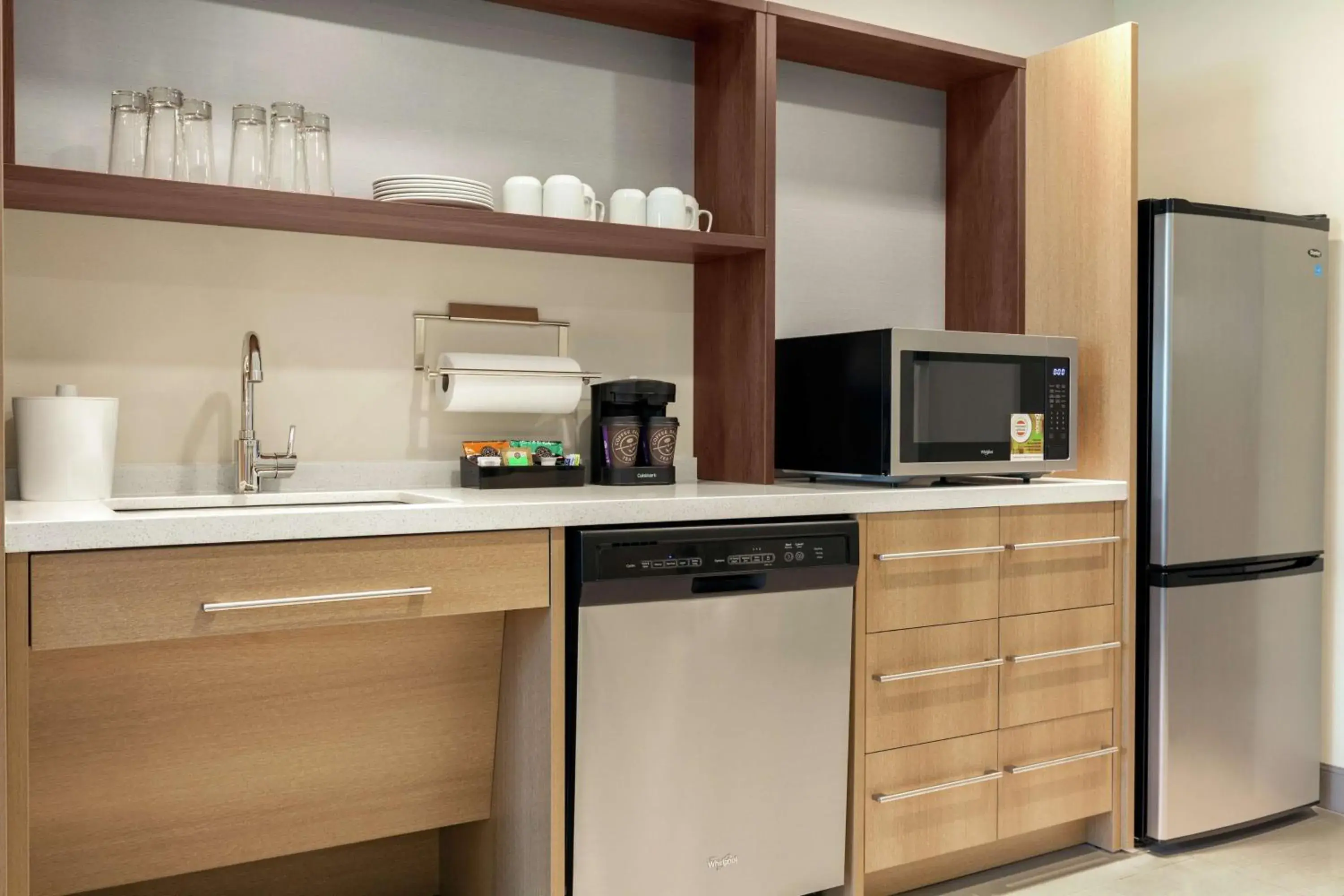Kitchen or kitchenette, Kitchen/Kitchenette in Home2 Suites by Hilton Sarasota - Bradenton Airport, FL