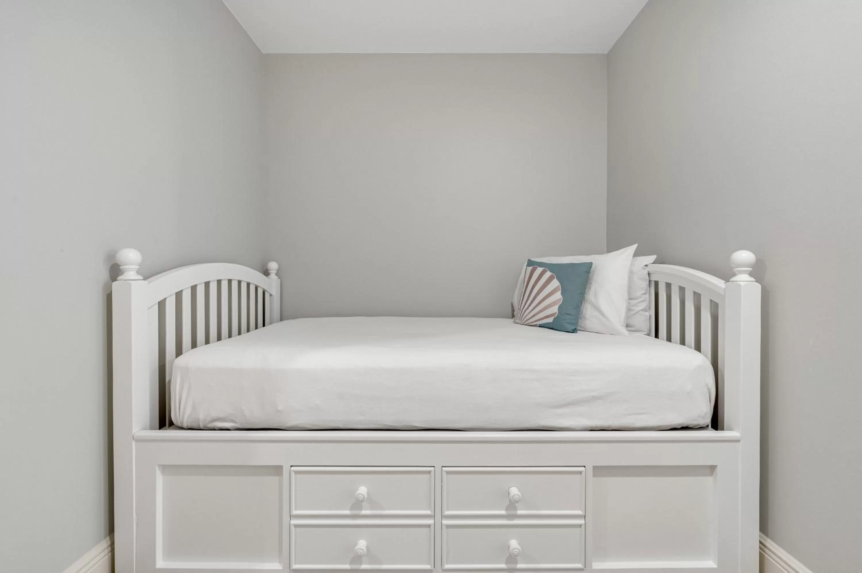 Bed in Sterling Breeze 2003