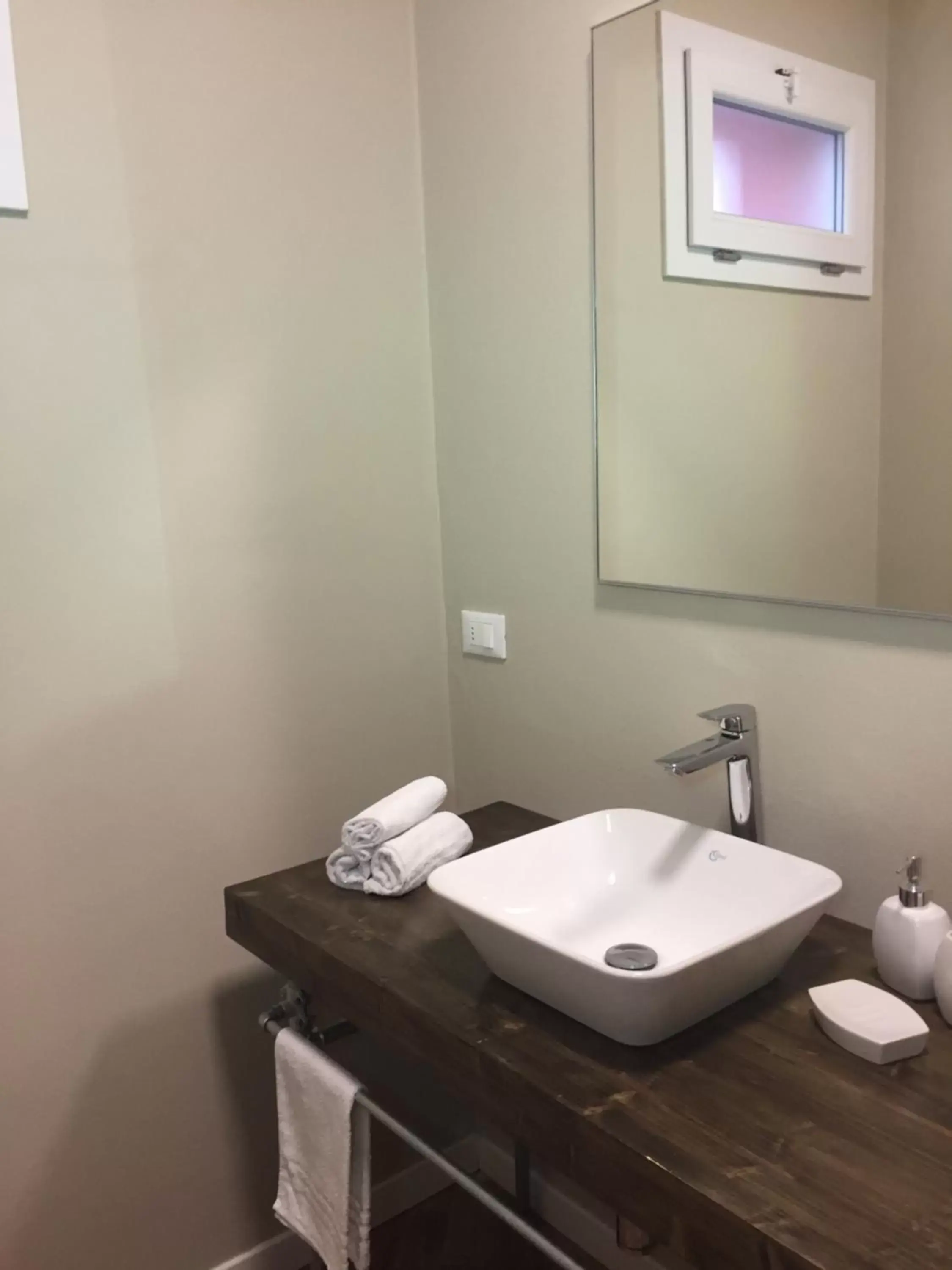 Bathroom in Mazzini 33