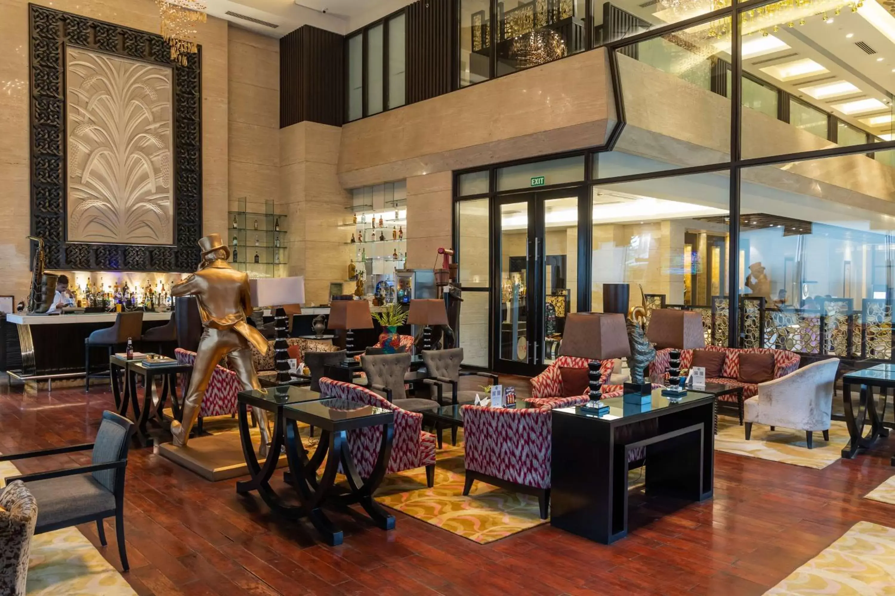 Lounge or bar, Restaurant/Places to Eat in Radisson Blu Hotel, Indore