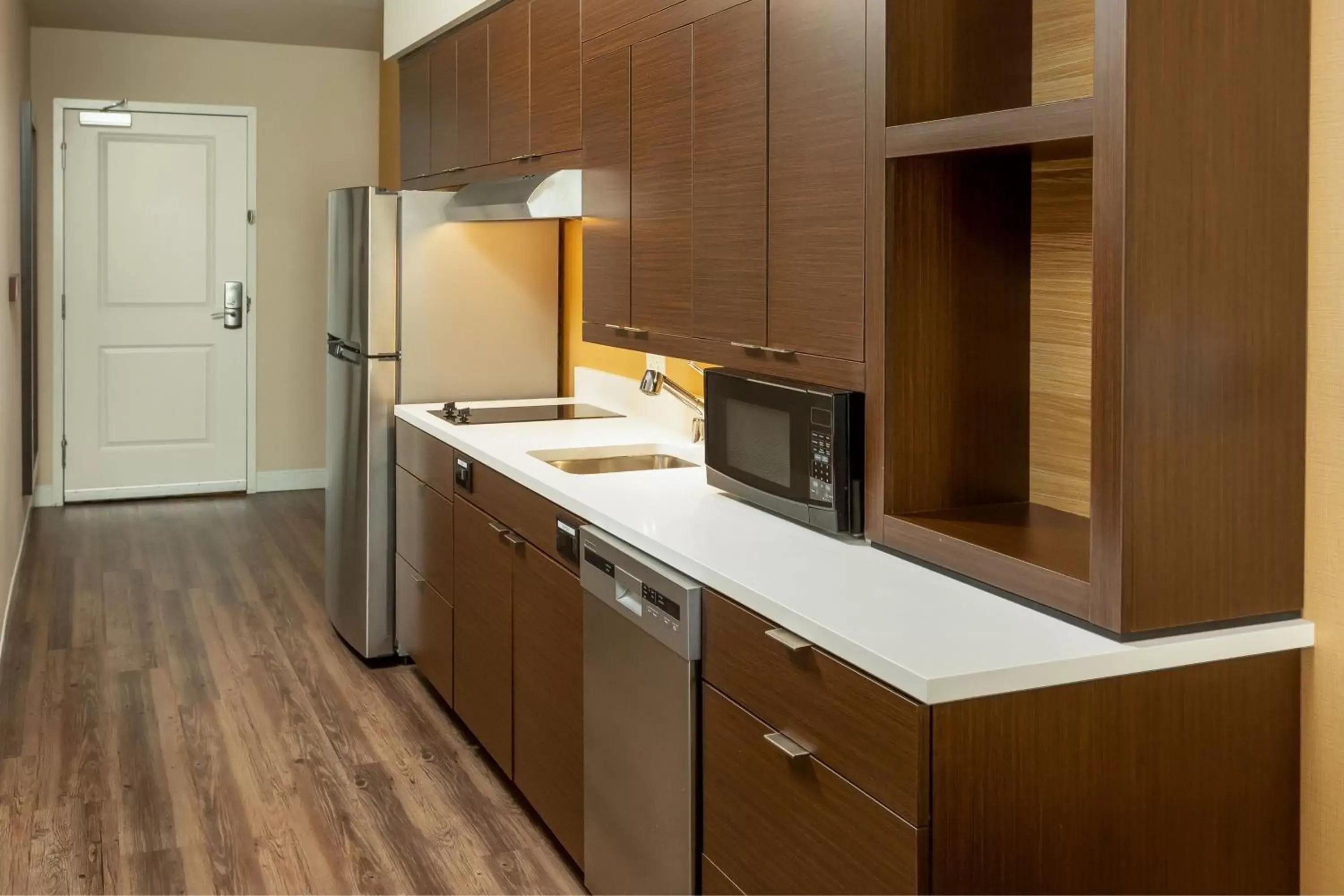 Kitchen or kitchenette, Kitchen/Kitchenette in TownePlace Suites By Marriott Las Vegas Stadium District