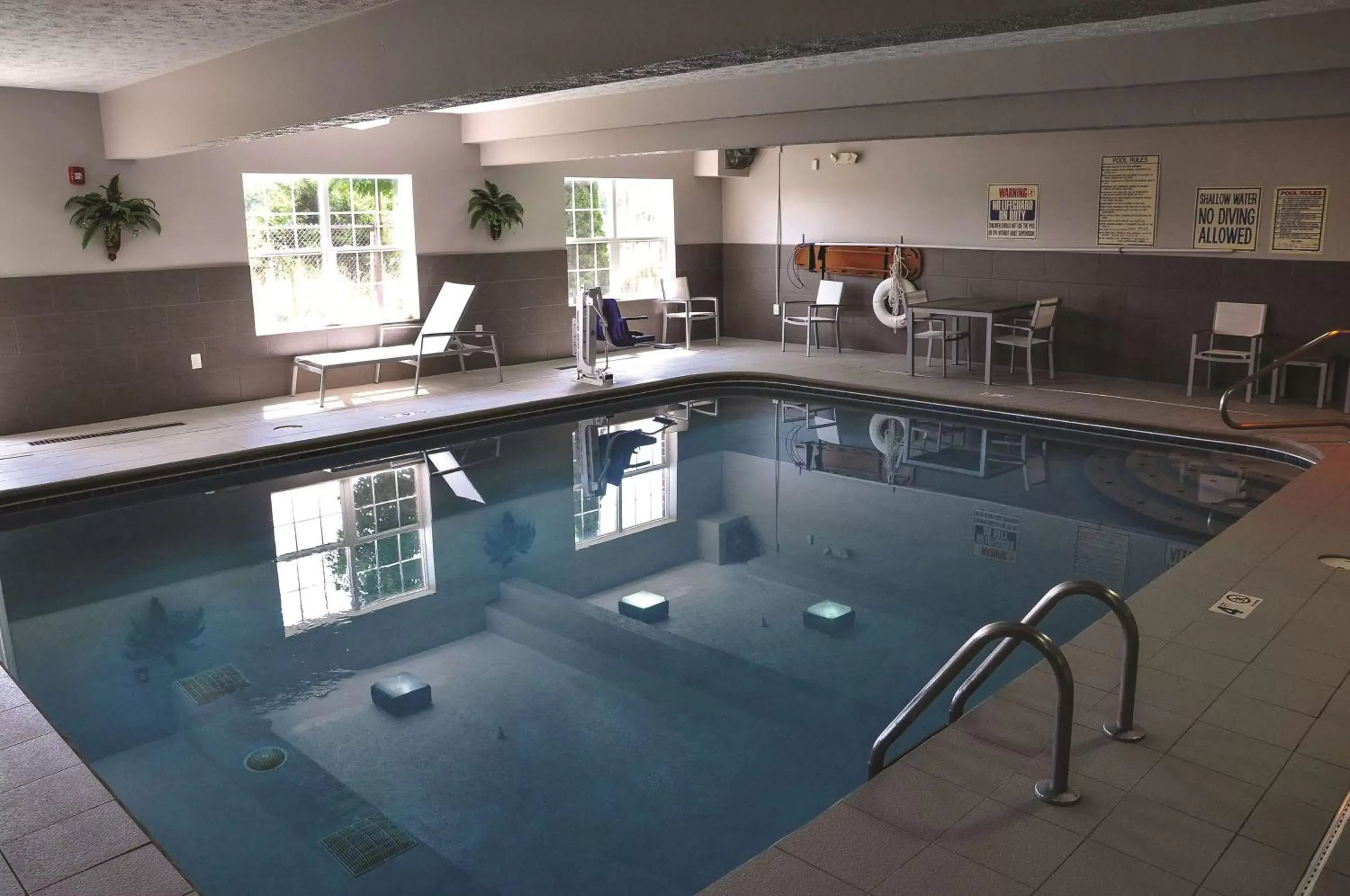 Activities, Swimming Pool in Country Inn & Suites by Radisson, Fairborn South, OH