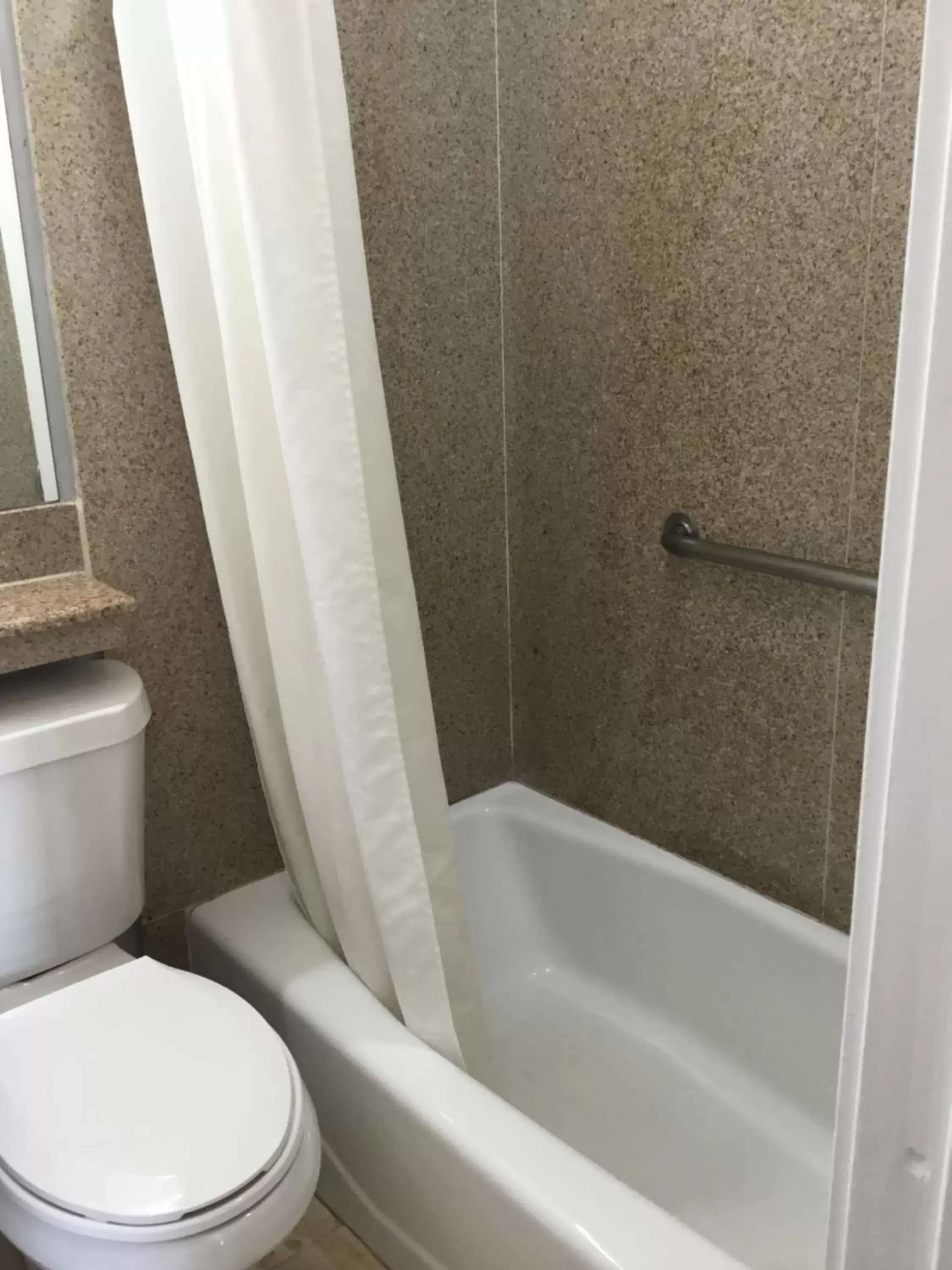 Double Room with Three Double Beds - Smoking in Budget Inn Plainview Double Room with Three Double Beds - Smoking in Budget Inn Plainview