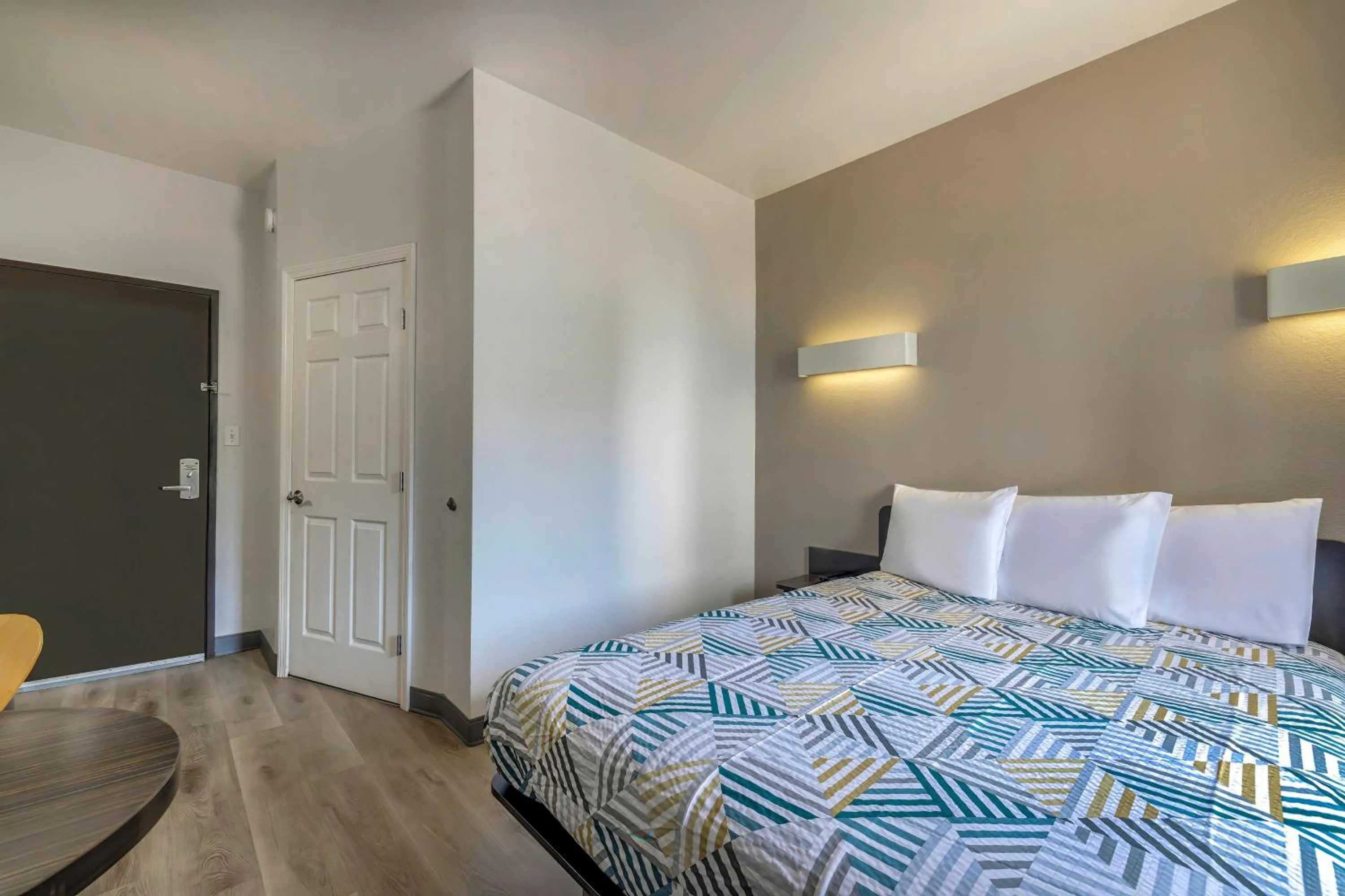 Bedroom, Bed in Motel 6-Cedar Park, TX