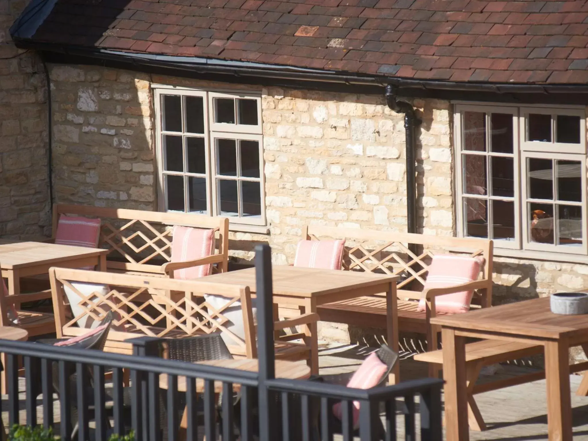 Patio, Restaurant/Places to Eat in Bear and Ragged Staff