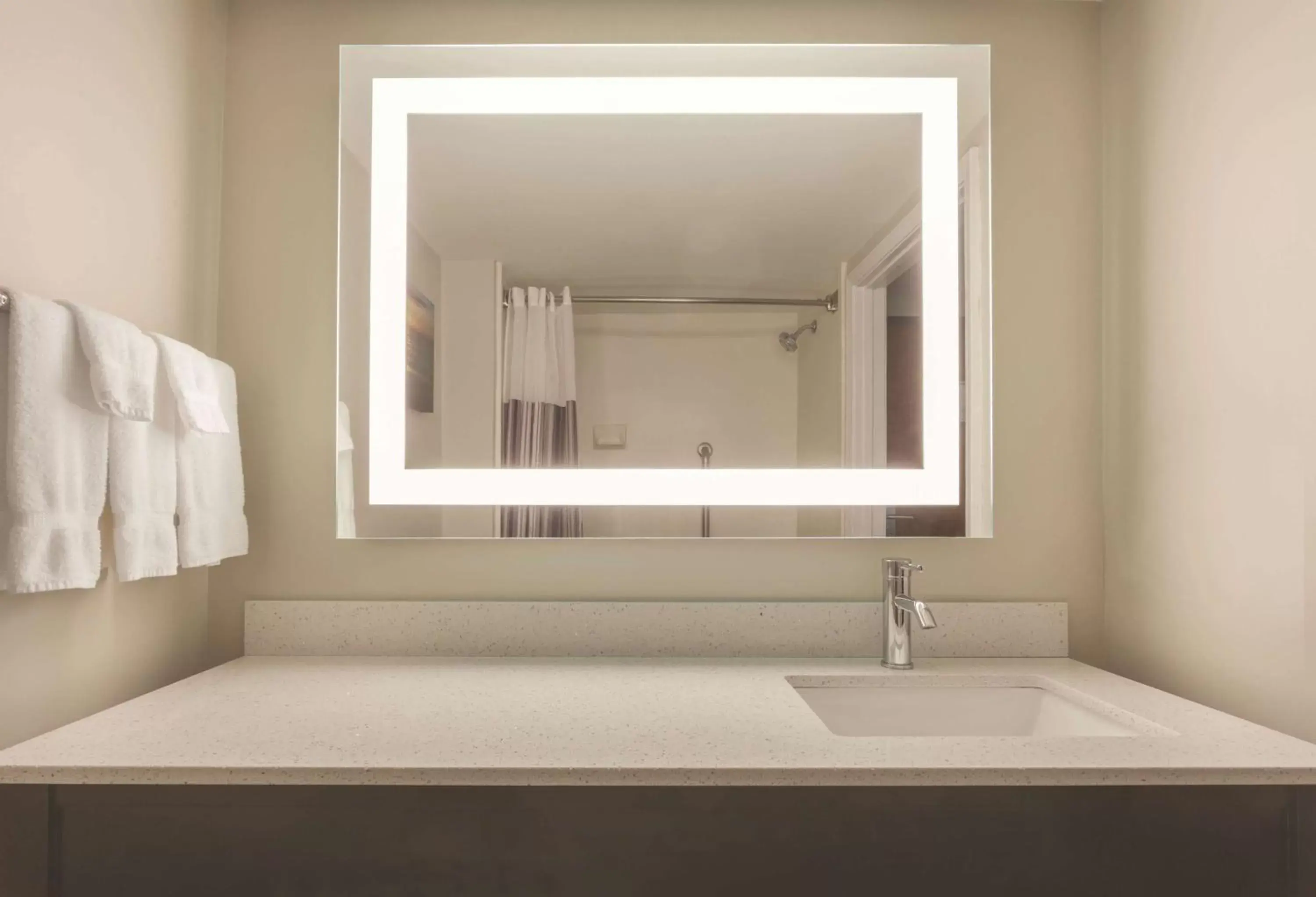 Photo of the whole room, Bathroom in La Quinta by Wyndham Columbus North