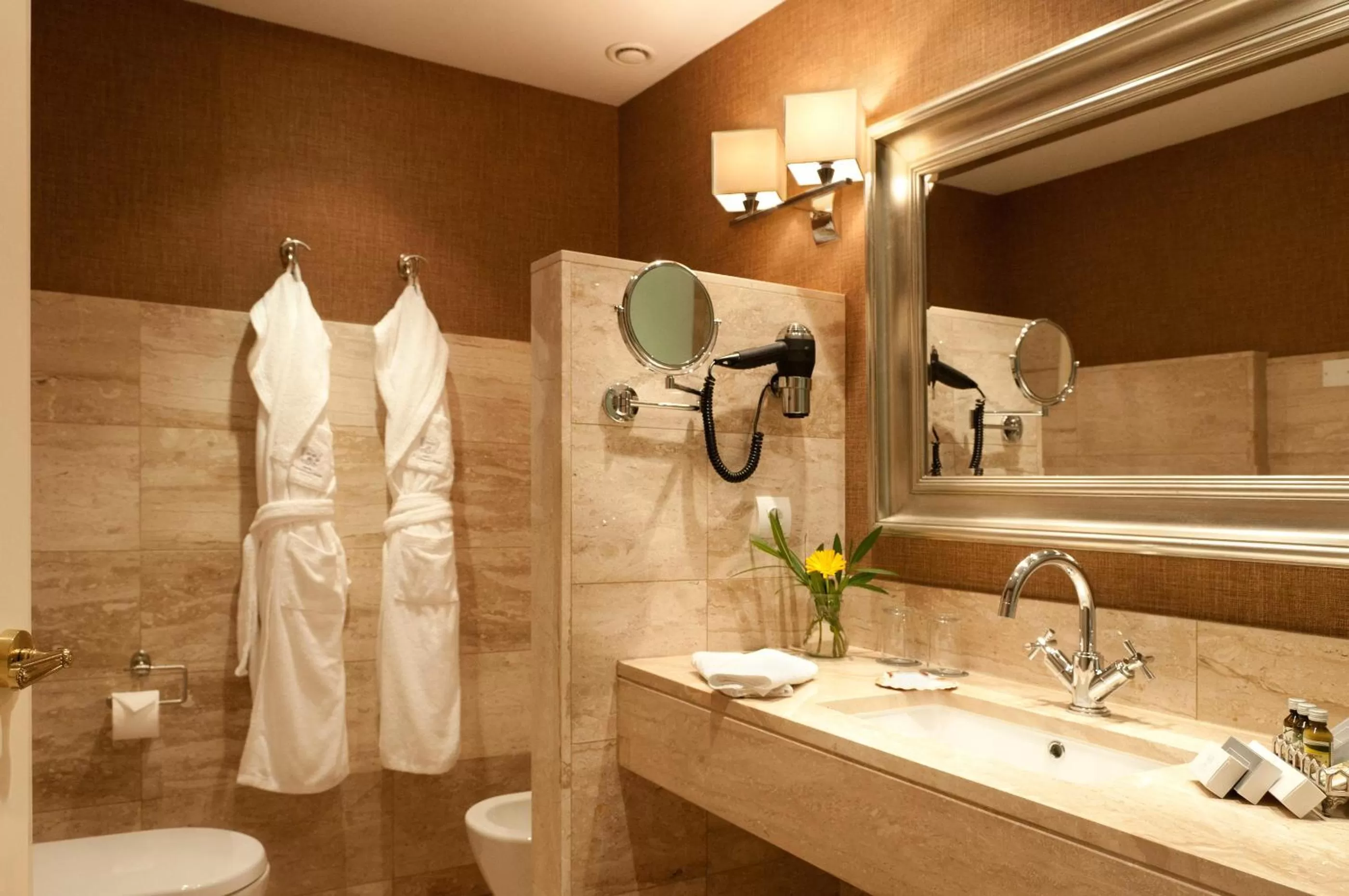 Shower in A Quinta Da Auga Hotel Spa Relais & Chateaux