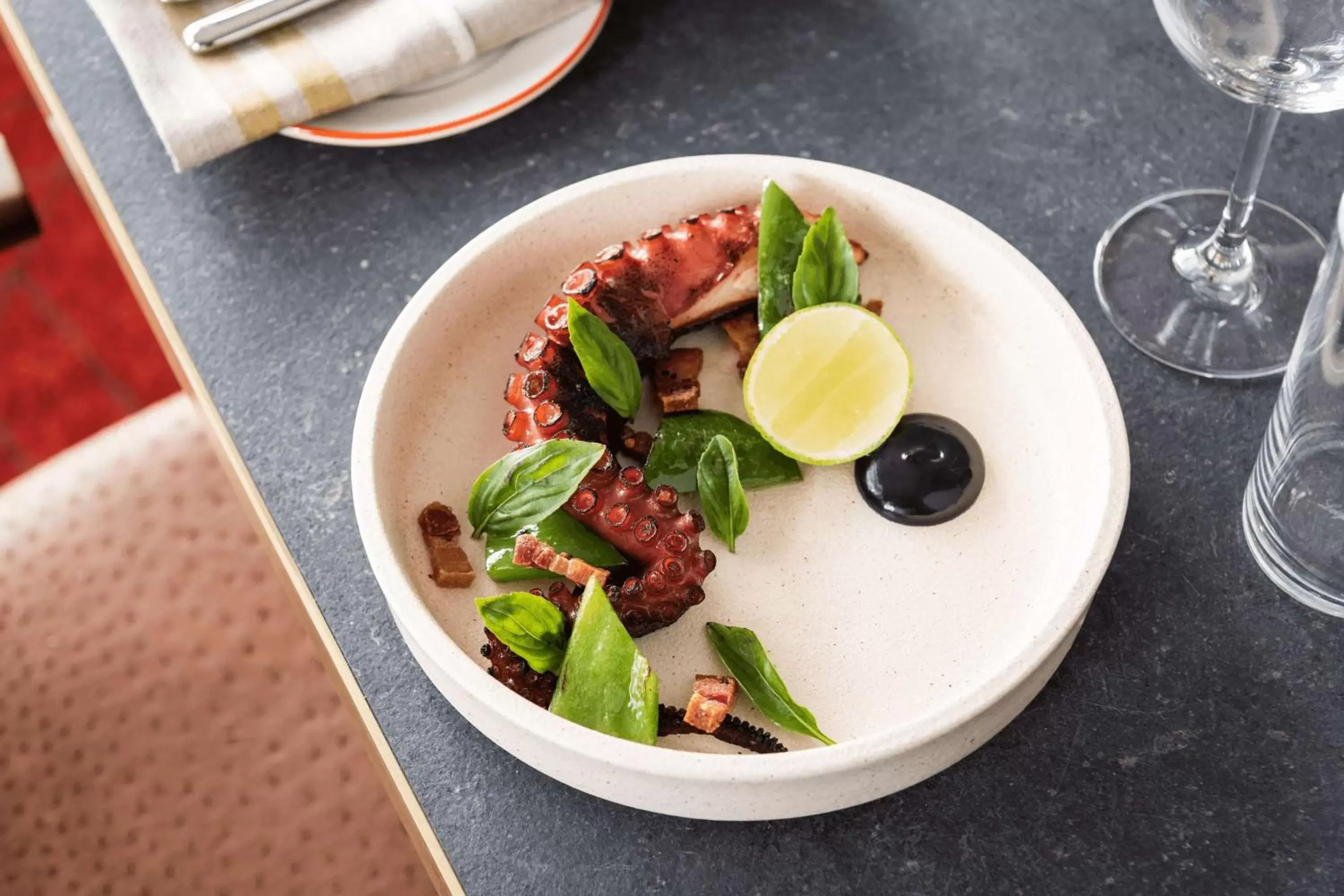 Restaurant/places to eat in QT Perth Restaurant/places to eat in QT Perth